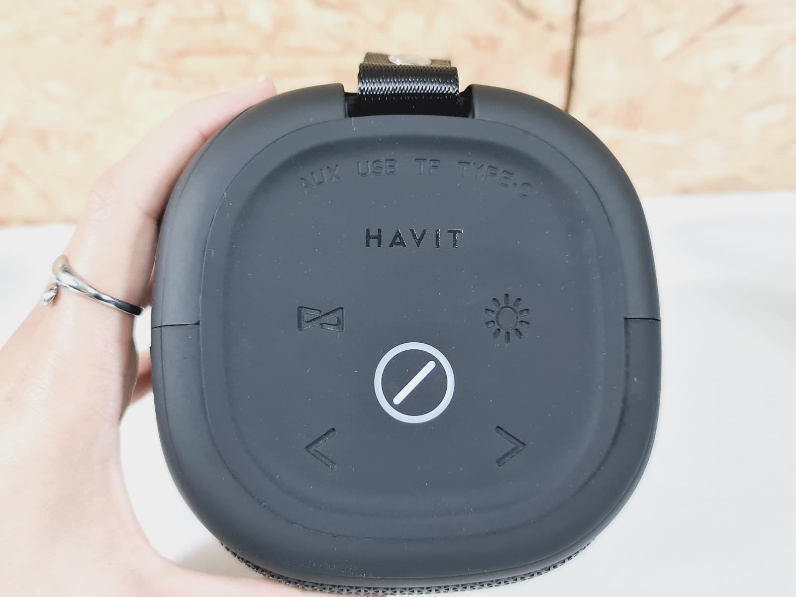 Altavoz Bluetooth portátil Havit — imagen 4