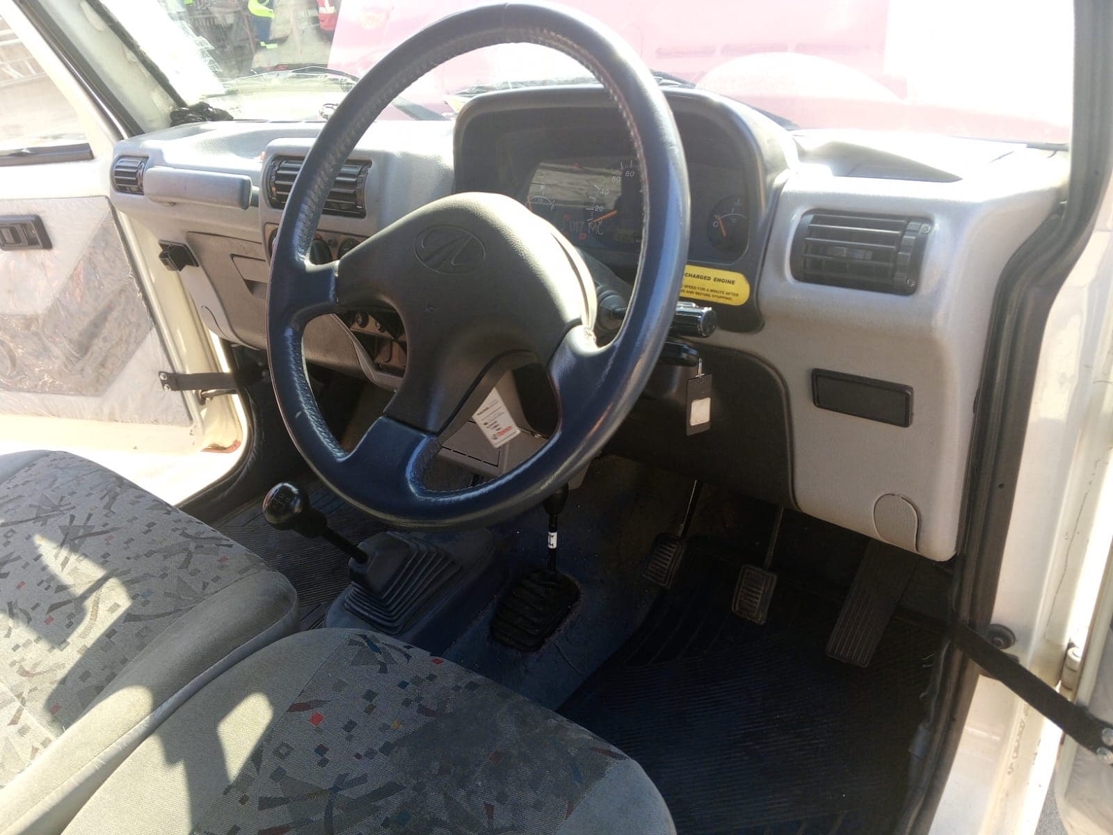 MAHINDRA BOLERO — imagem 12
