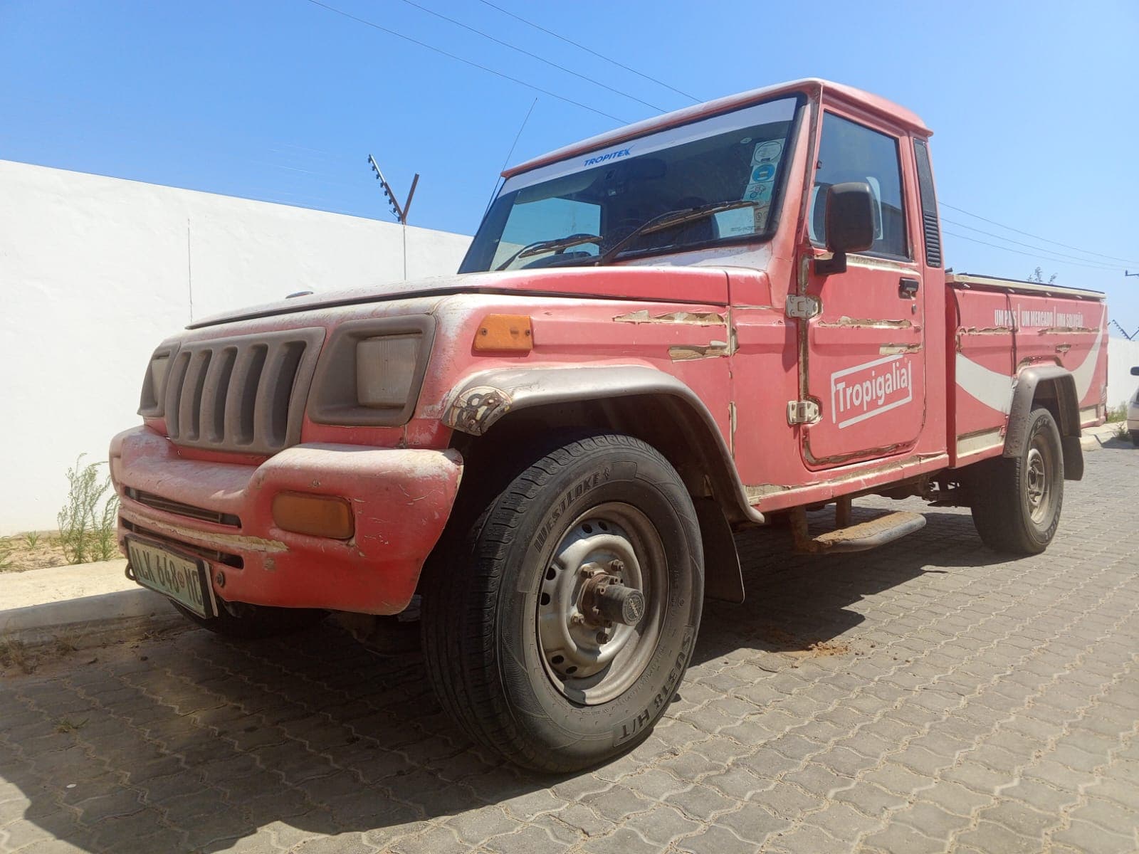 MAHINDRA BOLERO