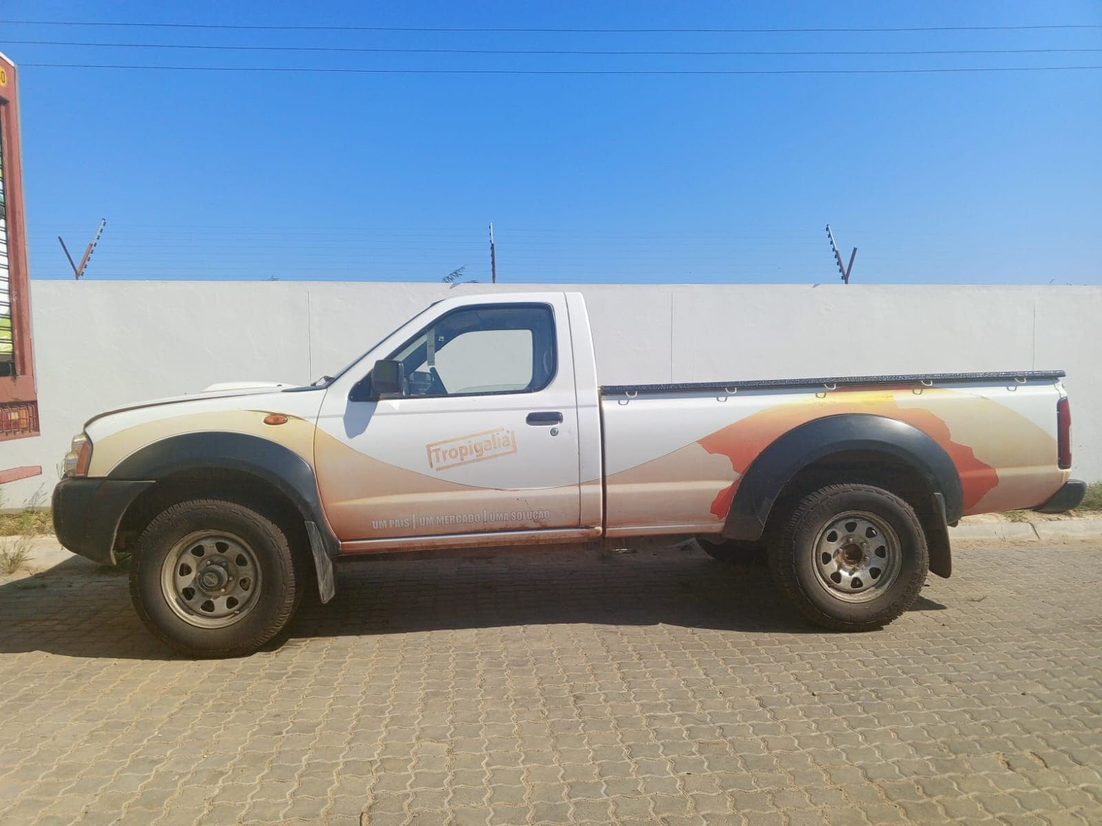 NISSAN HARDBODY — imagen 2