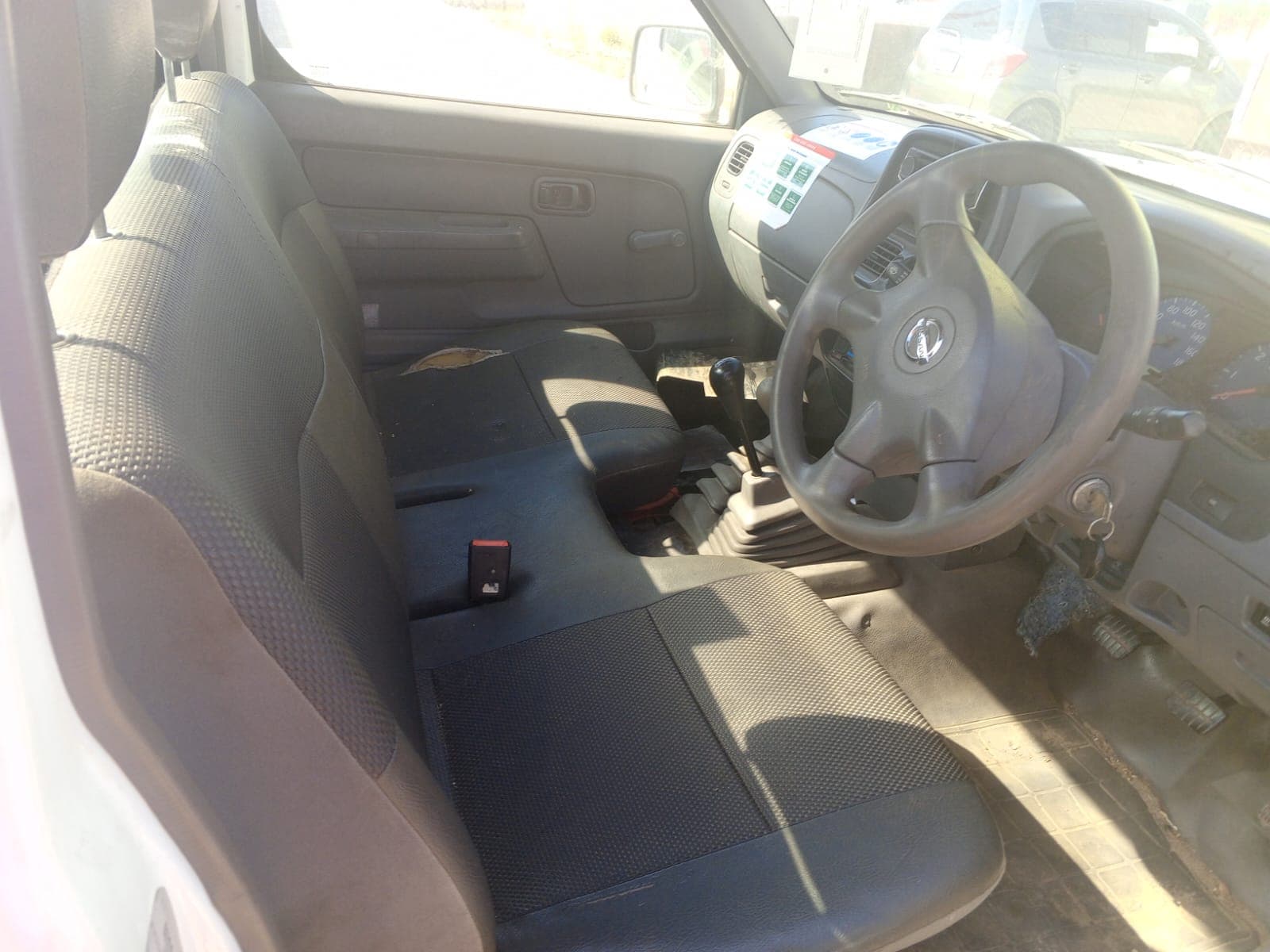 NISSAN HARDBODY — imagen 8