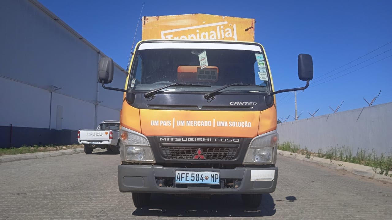 MITSUBISHI CANTER — imagem 3