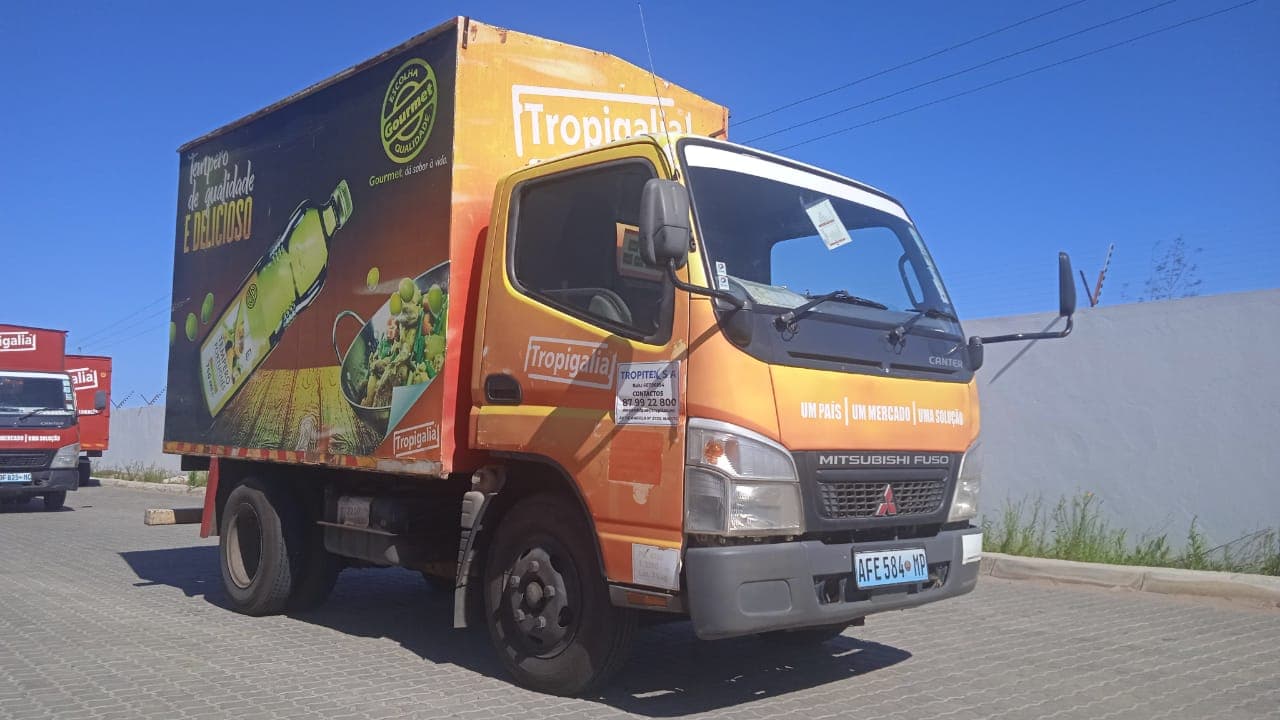 MITSUBISHI CANTER — imagem 2