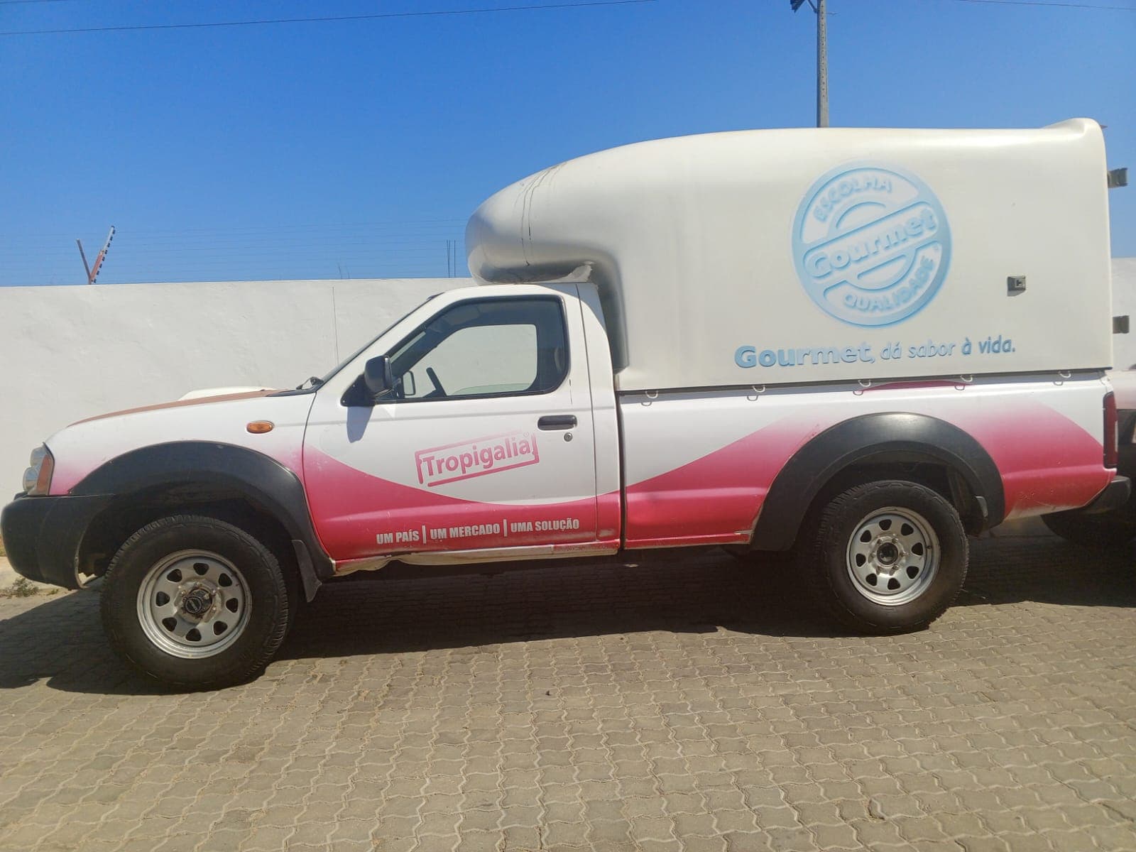 NISSAN HARDBODY — imagen 3