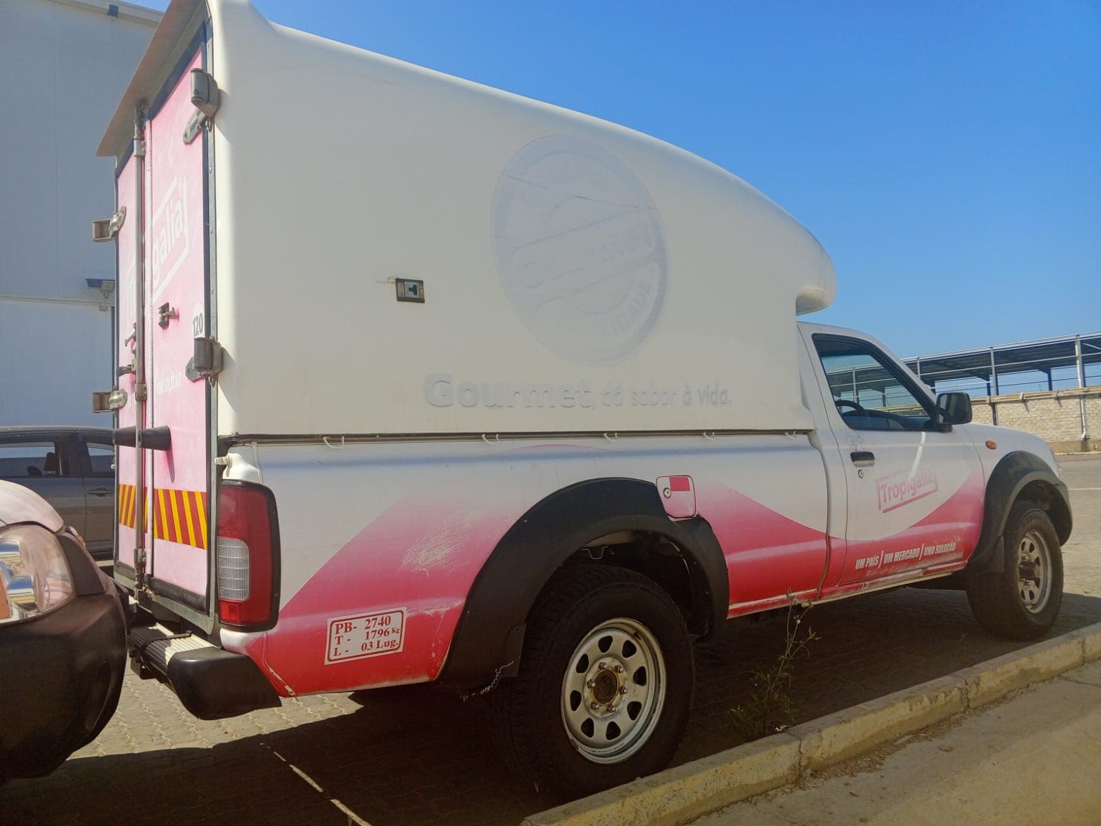 NISSAN HARDBODY — imagen 4