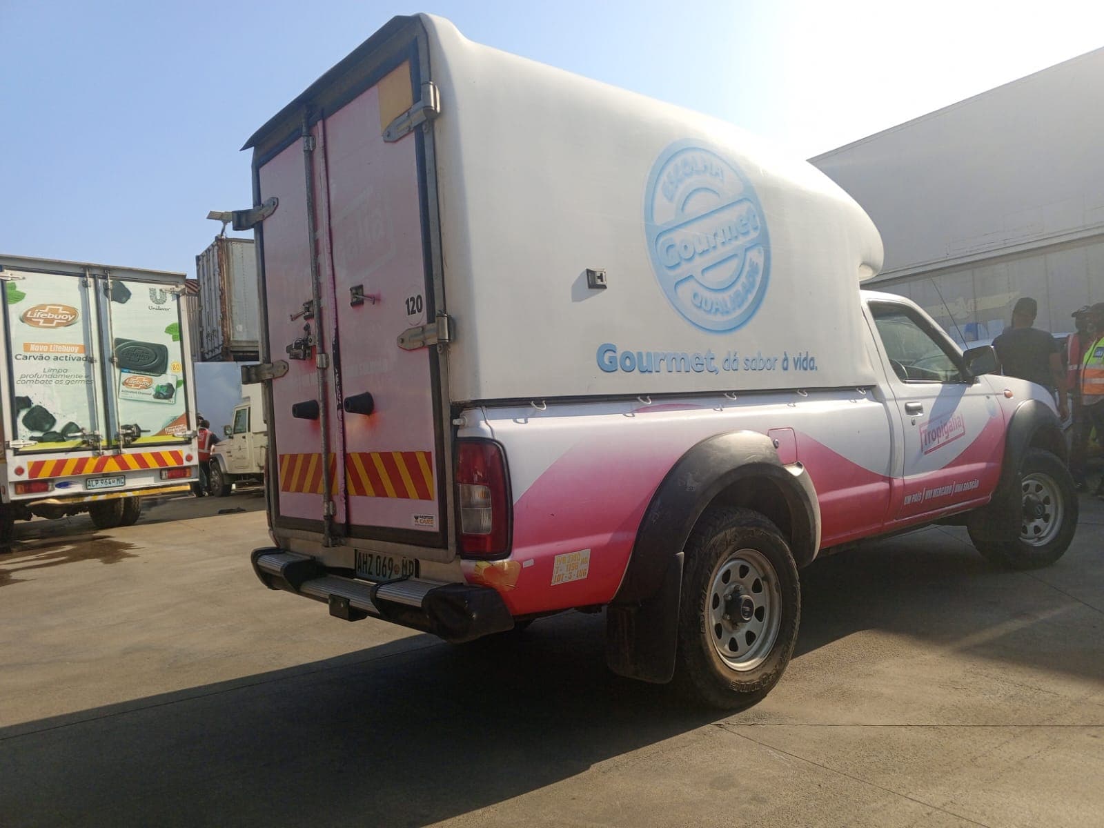 NISSAN HARDBODY — imagen 4