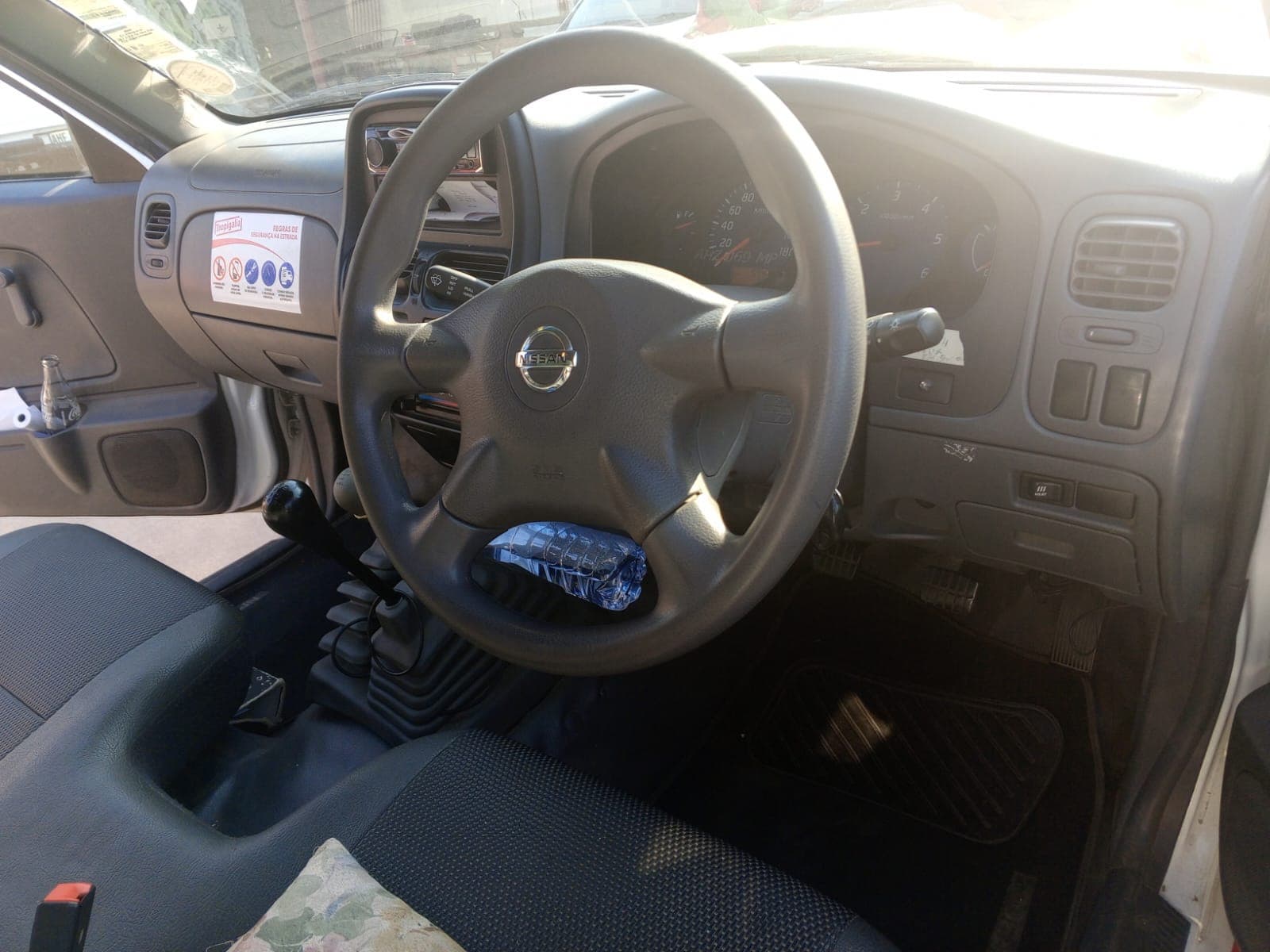 NISSAN HARDBODY — imagen 5