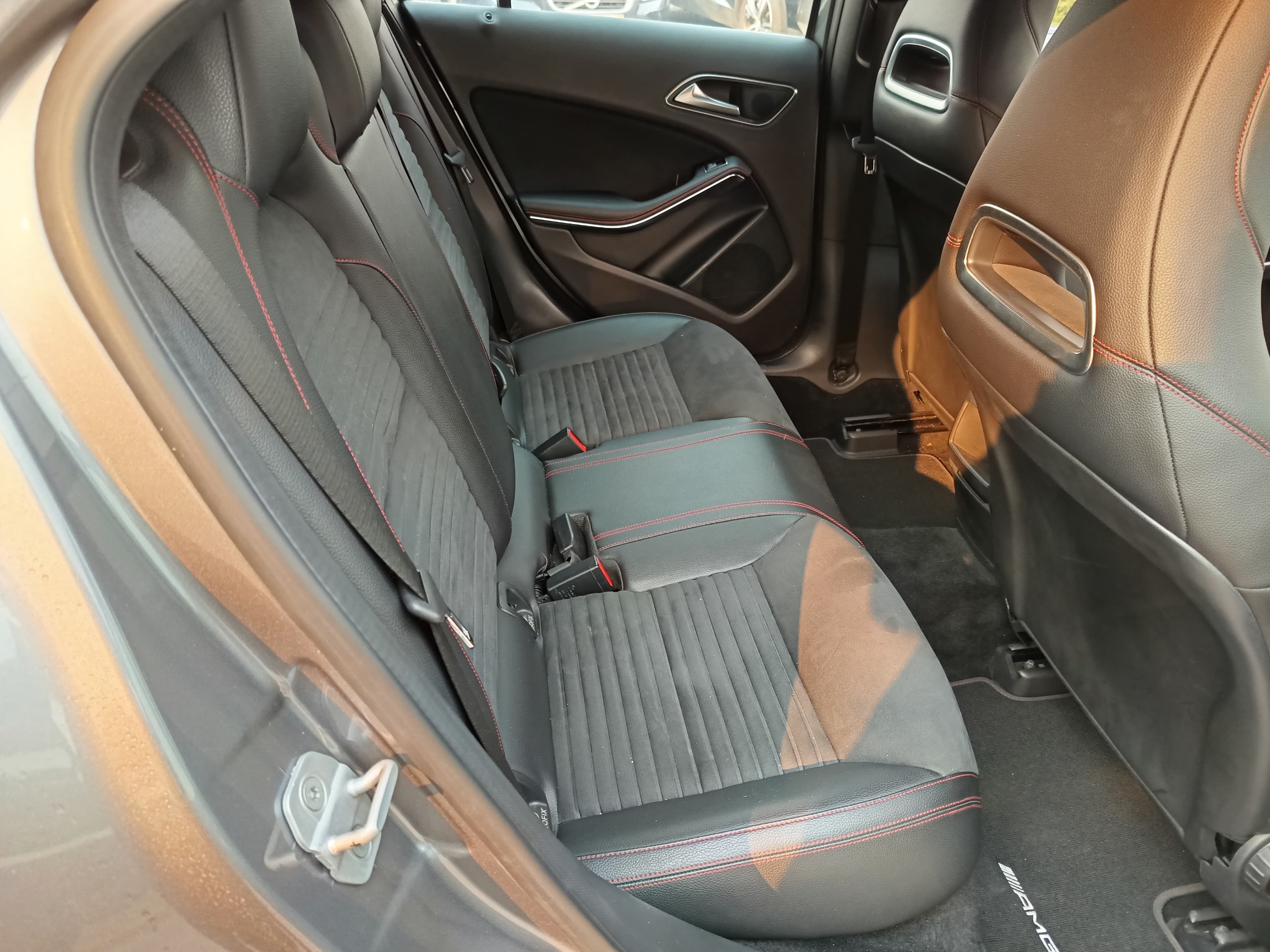 Mercedes-Benz A180 · Ano 2014 — imagem 22