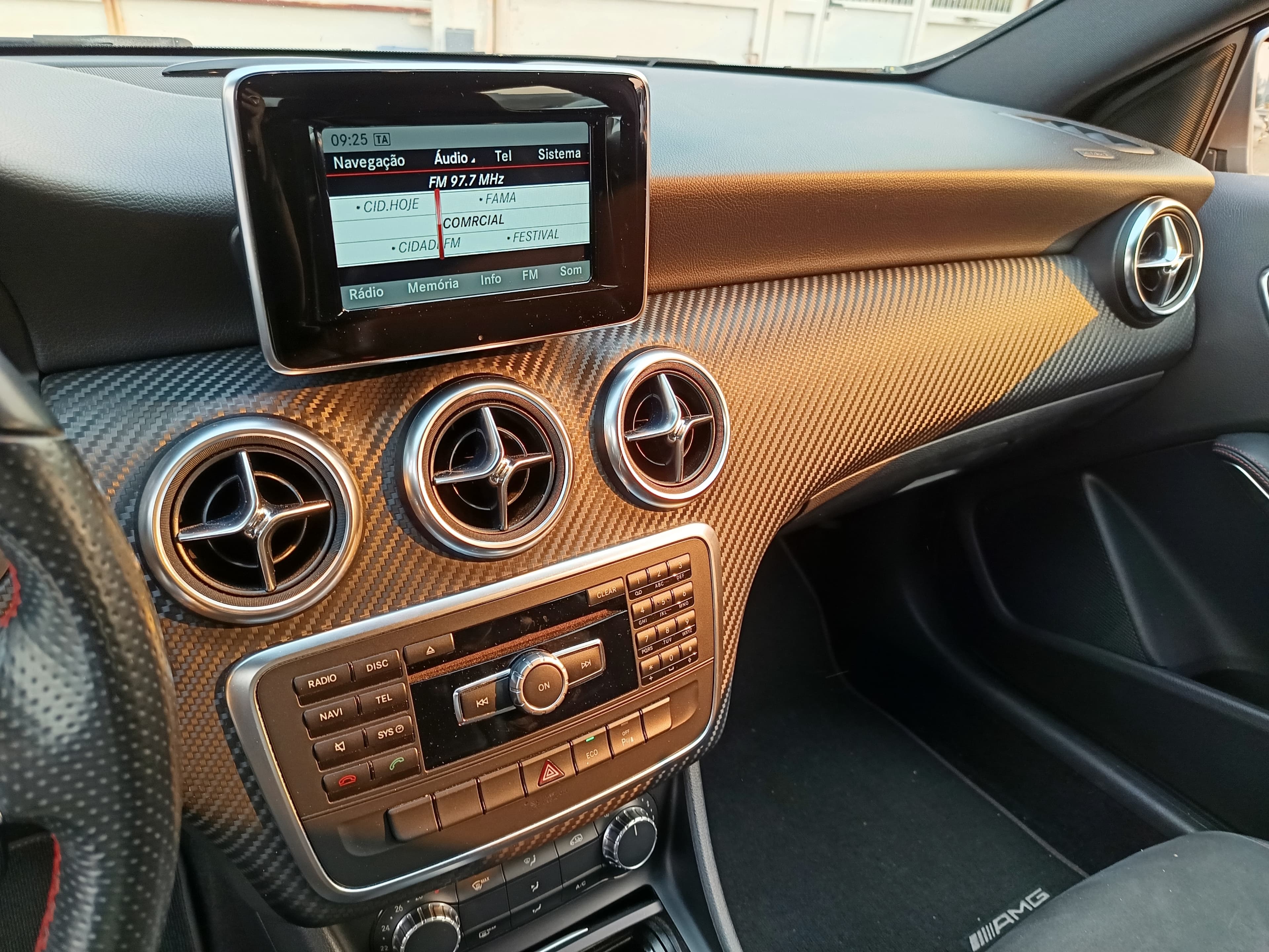 Mercedes-Benz A180 · Ano 2014 — imagem 29