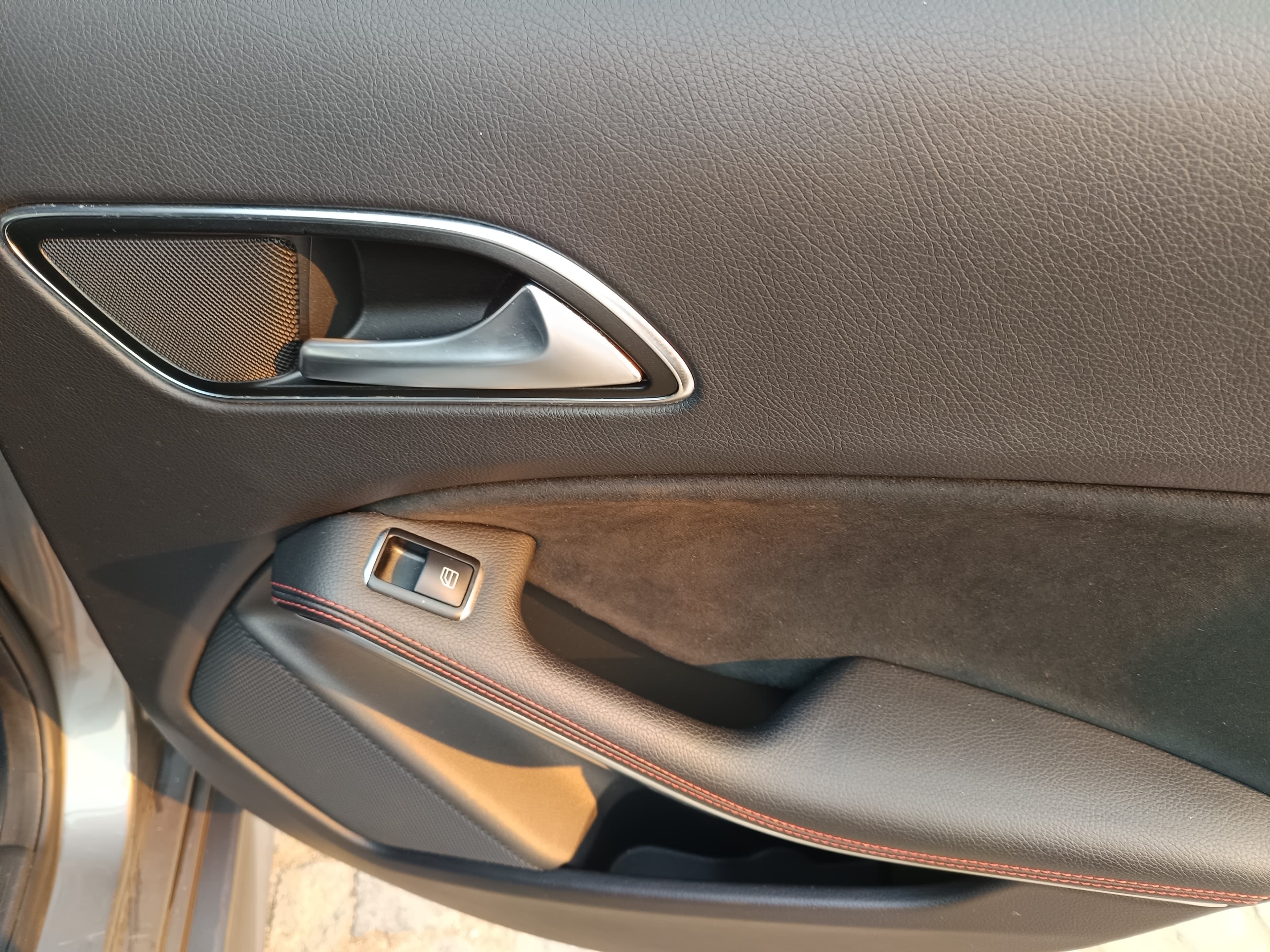 Mercedes-Benz A180 · Ano 2014 — imagem 21