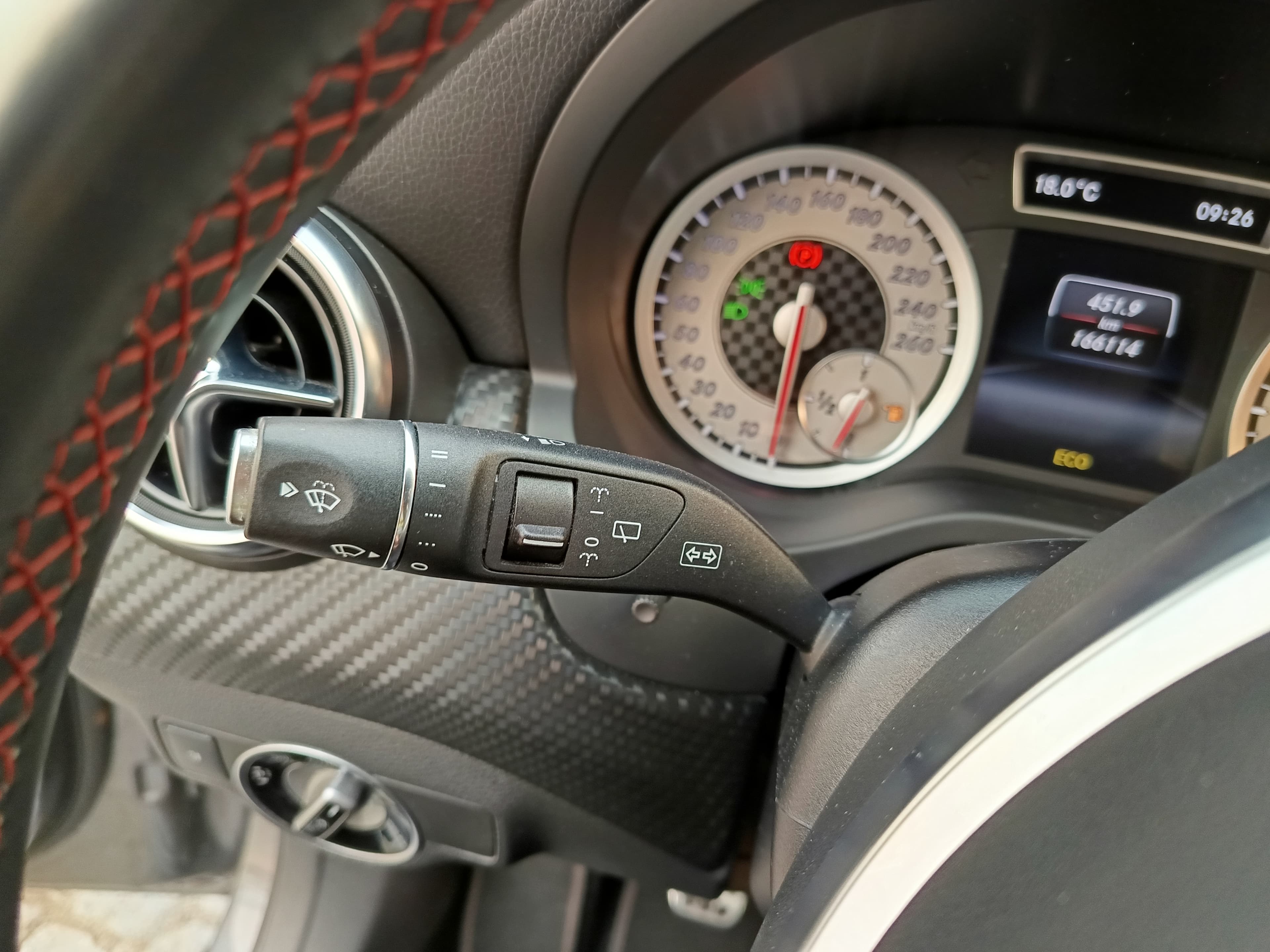 Mercedes-Benz A180 · Ano 2014 — imagem 41
