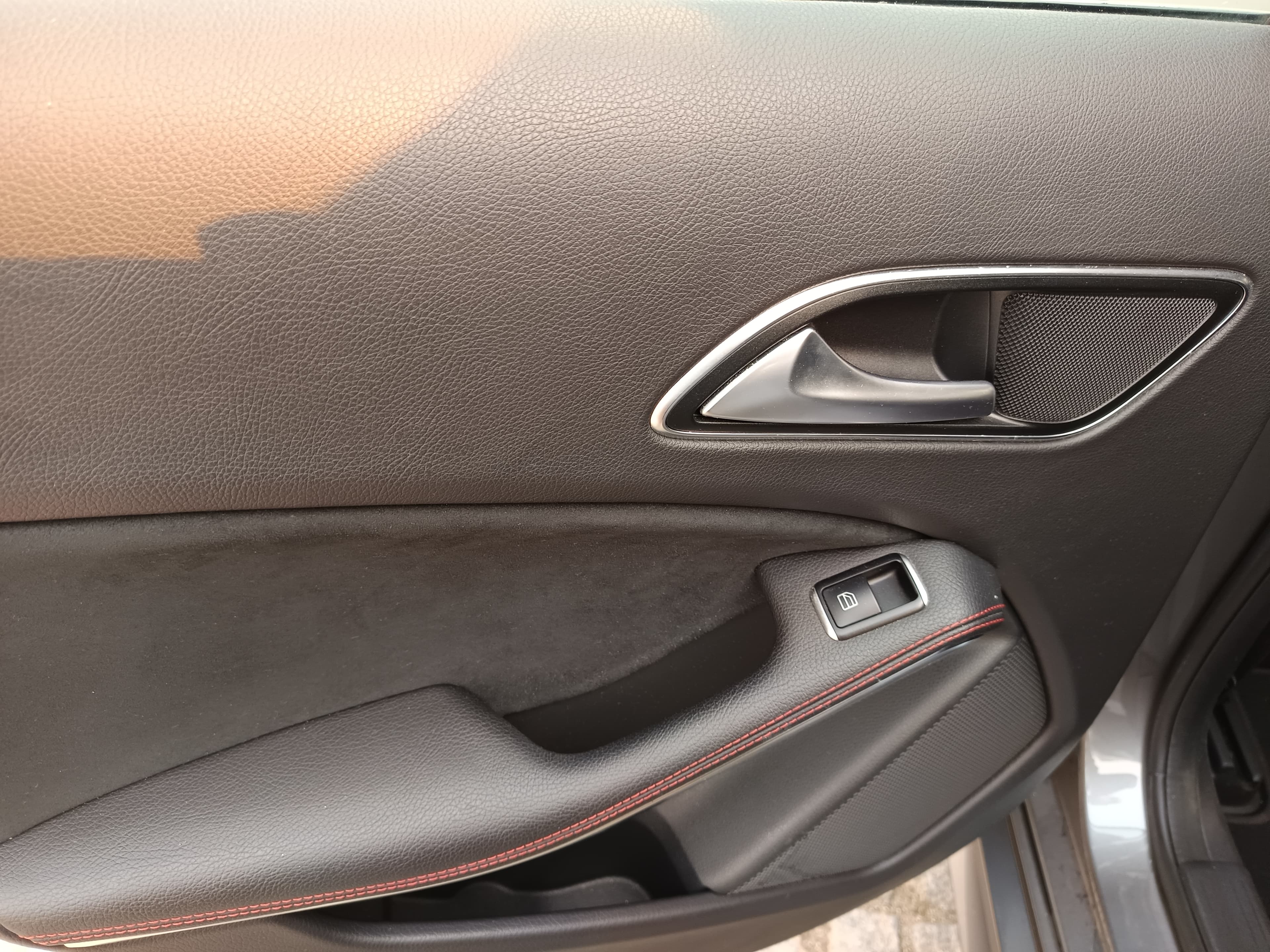 Mercedes-Benz A180 · Ano 2014 — imagem 28