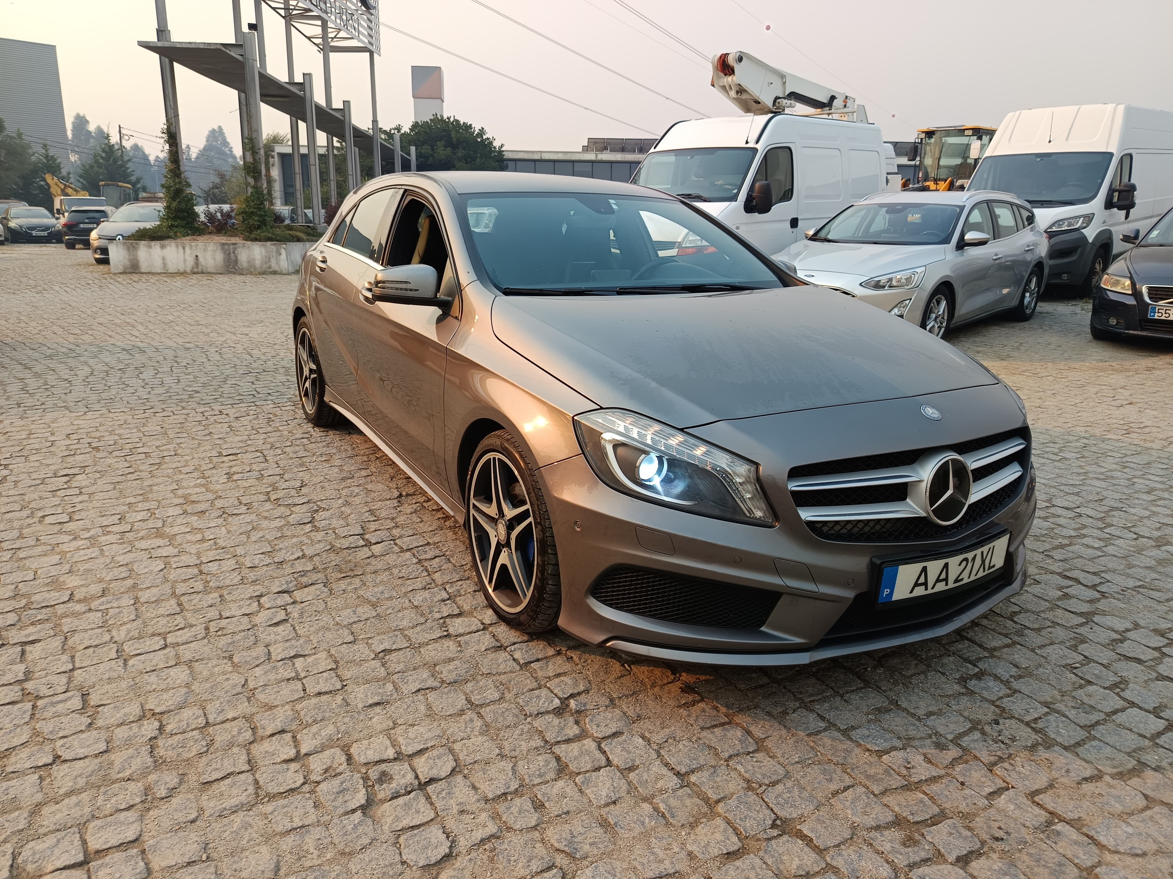 Mercedes-Benz A180 · Ano 2014 — imagem 1