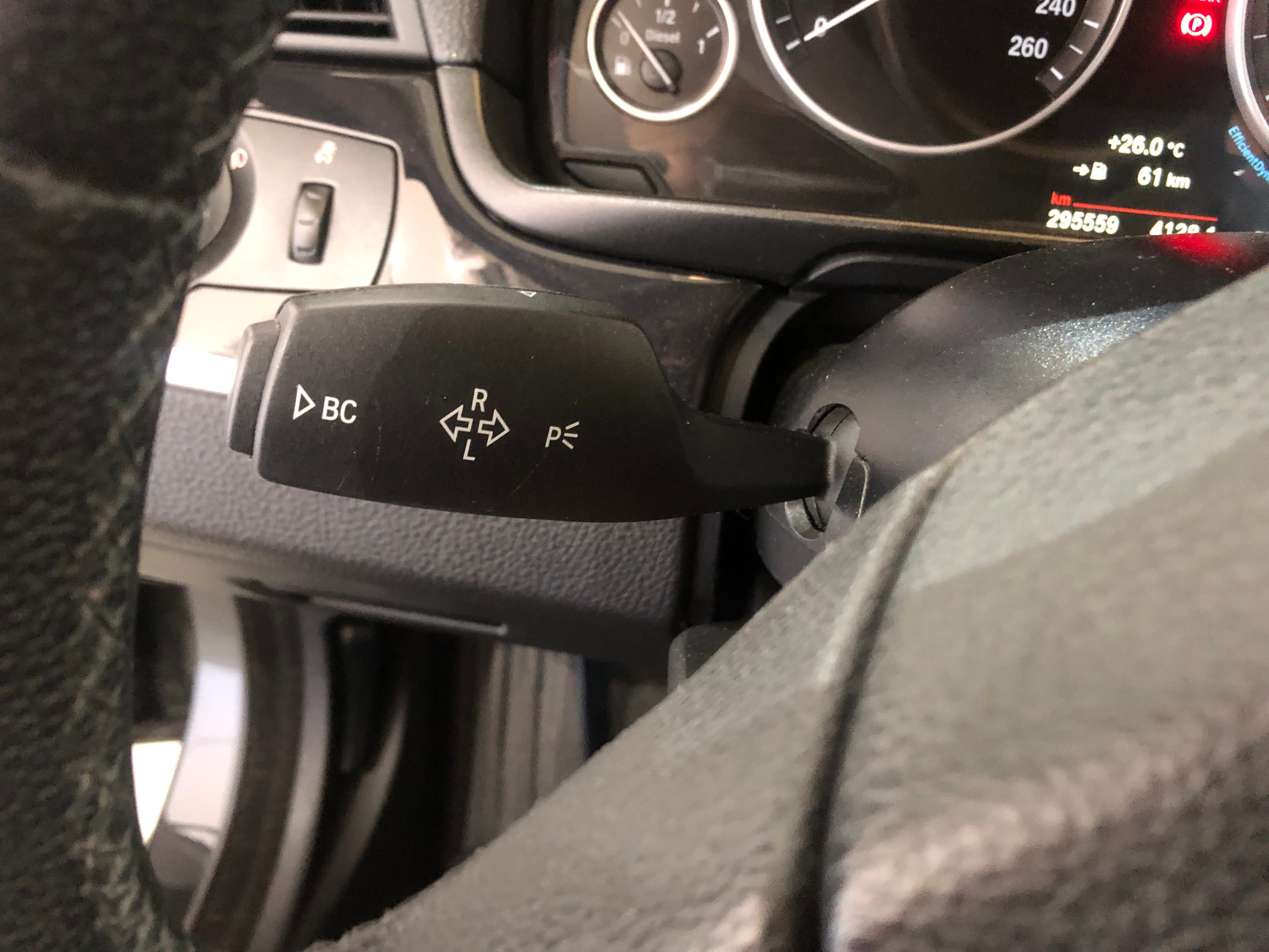 BMW 520D · Ano 2016 — imagem 16