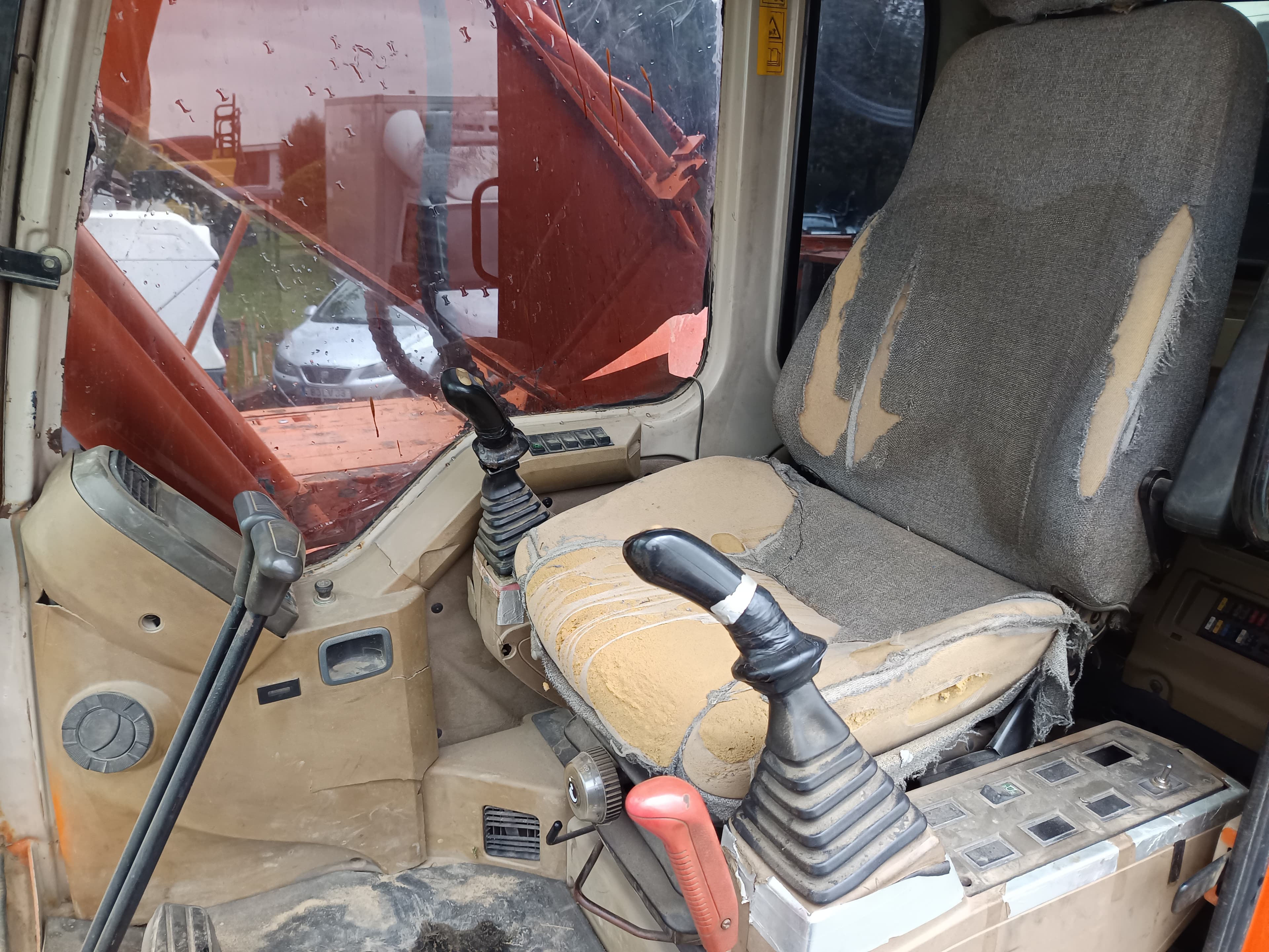 Giratória Rastos Doosan Solar 225 LCV · Ano 2005 — imagem 12