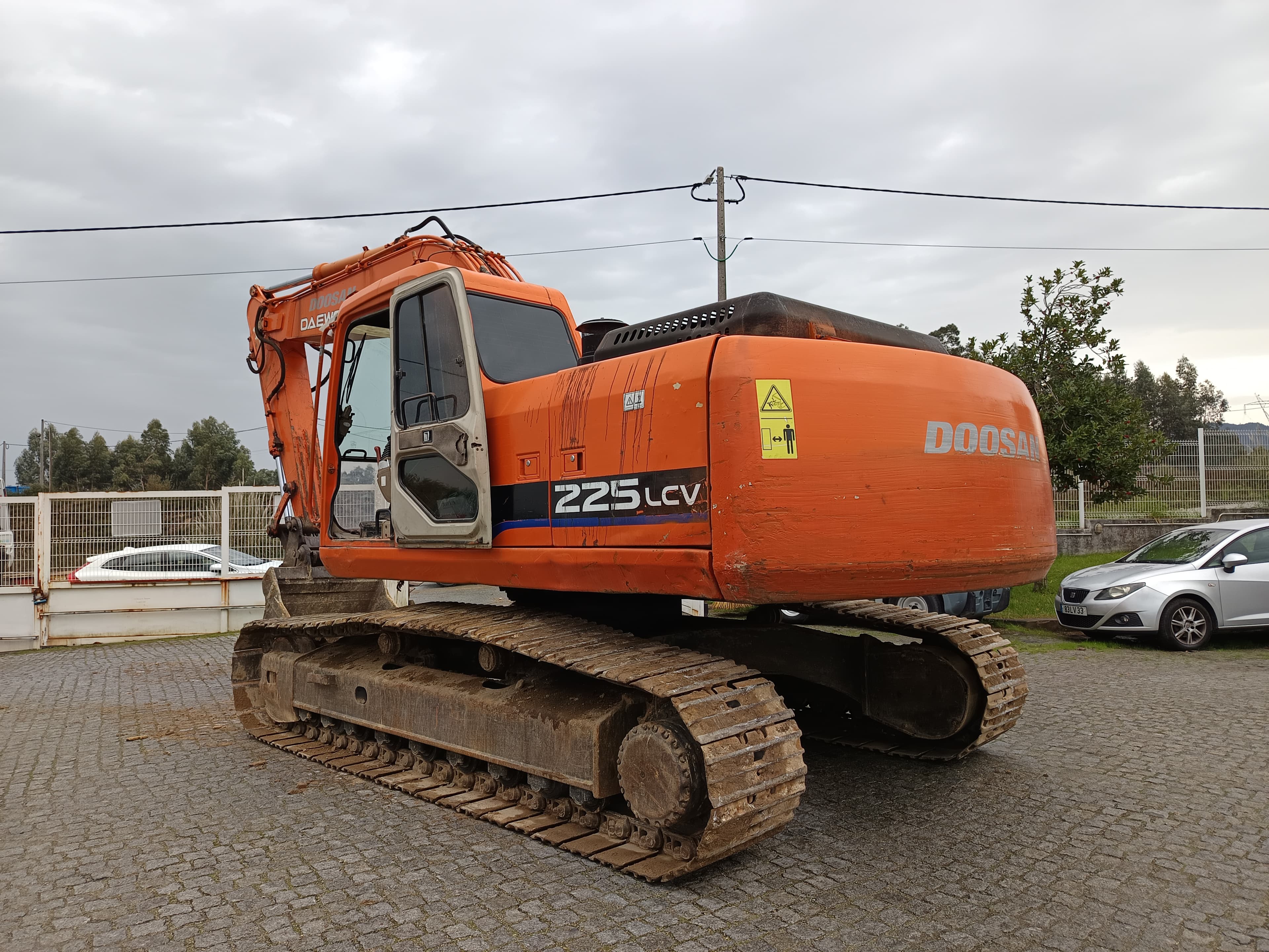 Giratória Rastos Doosan Solar 225 LCV · Ano 2005 — imagem 10