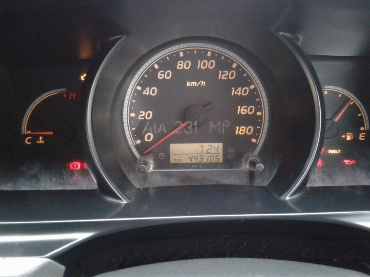 TOYOTA HIACE — image 14