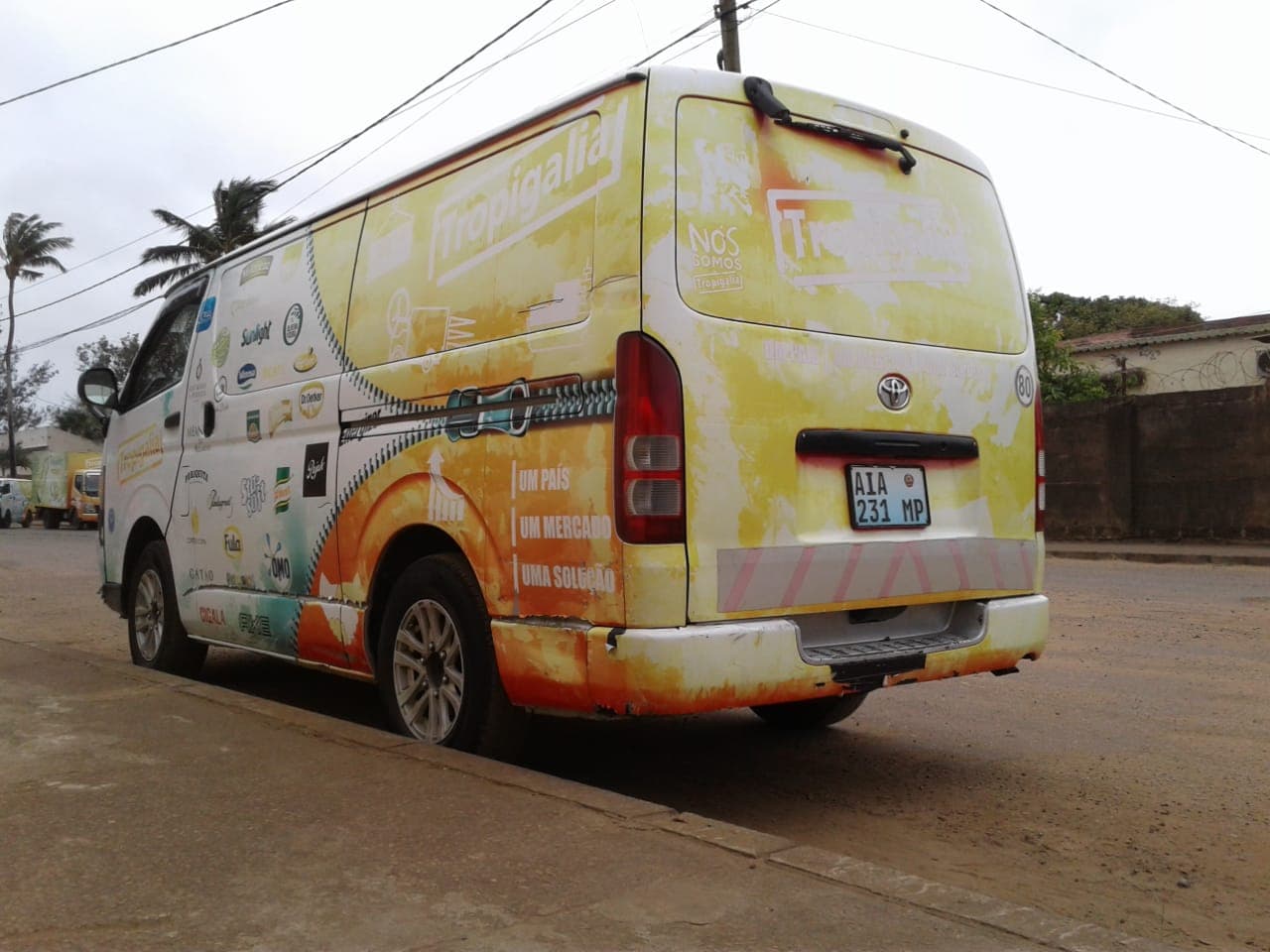 TOYOTA HIACE — image 8