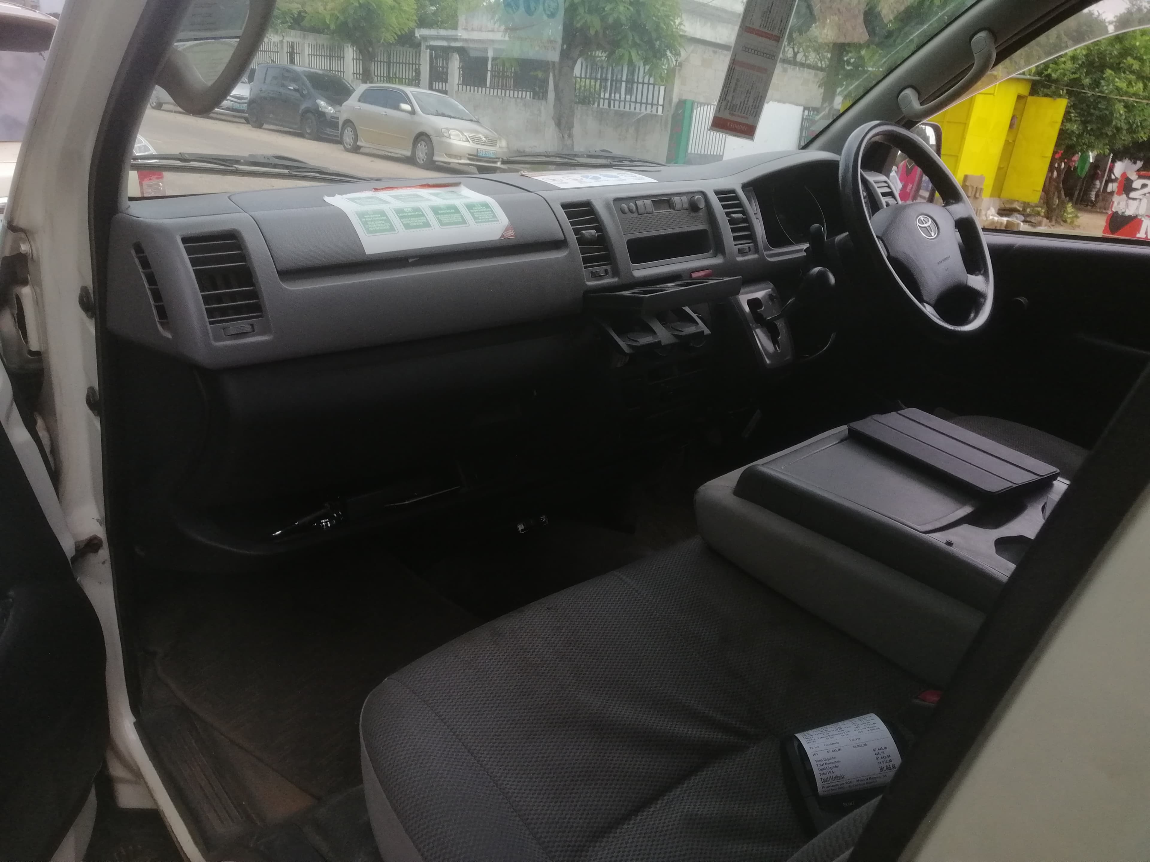 TOYOTA REGIUS 2.60M — imagen 10