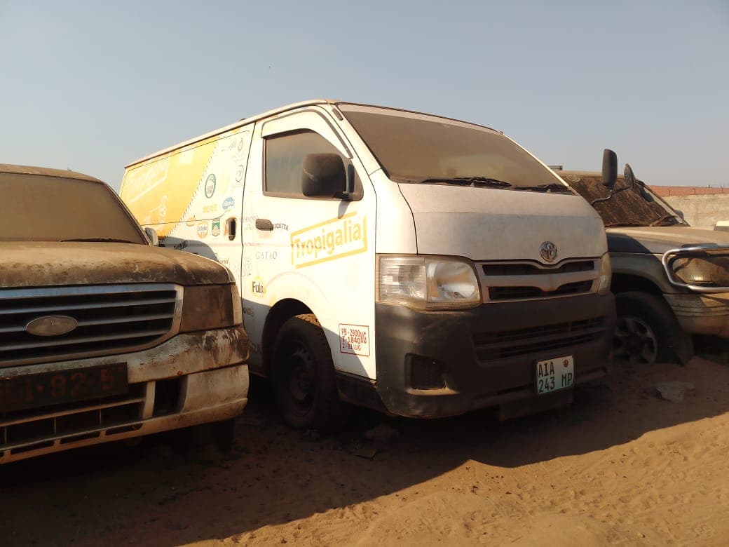 TOYOTA HIACE — imagem 2