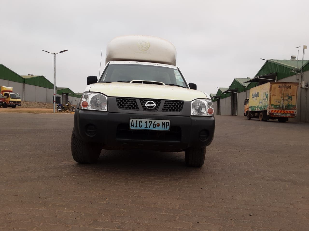 NISSAN HARDBODY — imagem 1