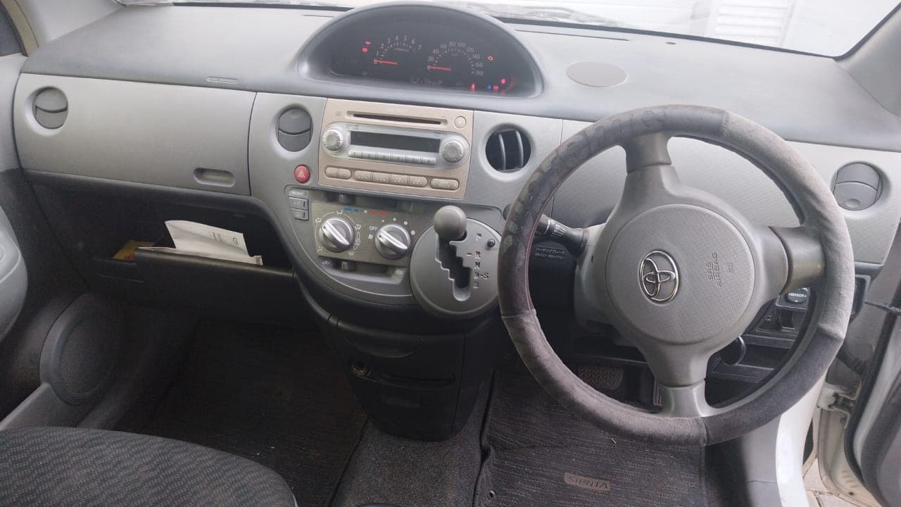 TOYOTA SIENTA — imagen 5