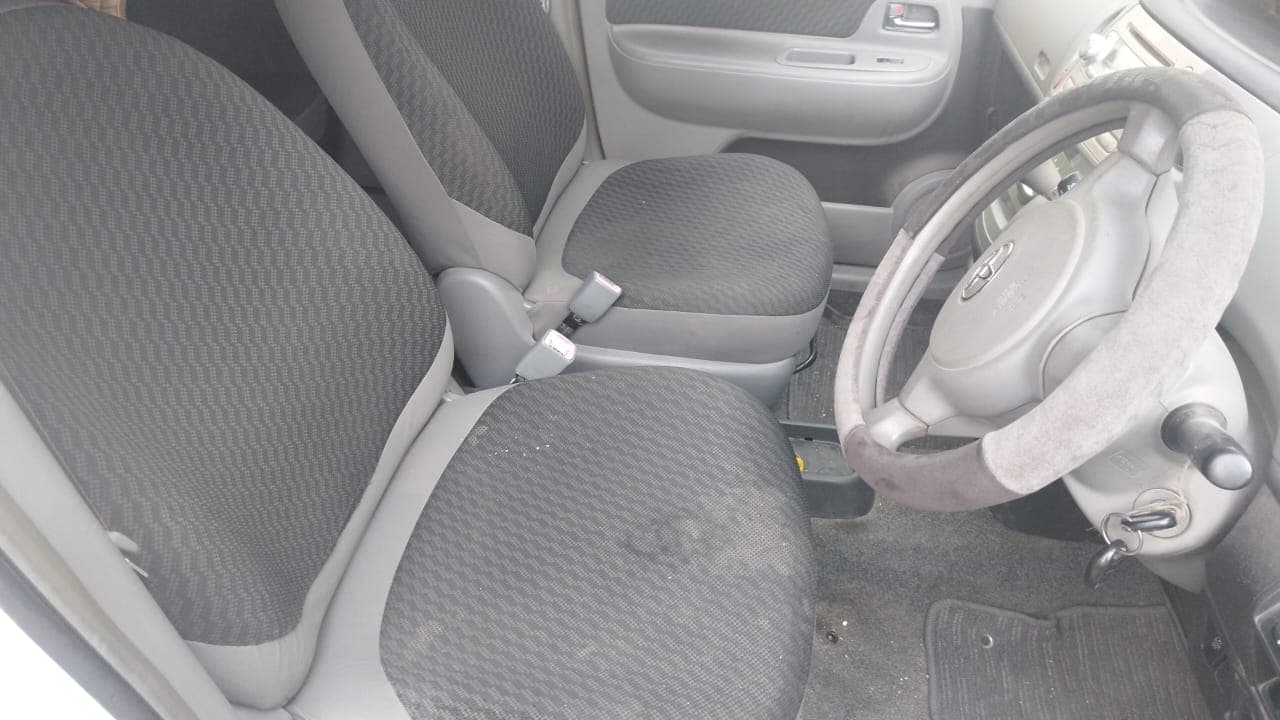 TOYOTA SIENTA — imagen 6