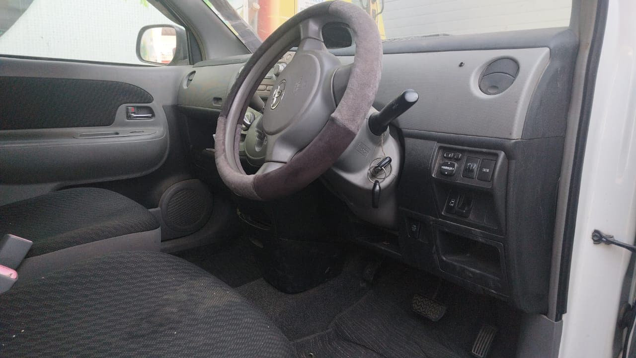 TOYOTA SIENTA — imagen 2