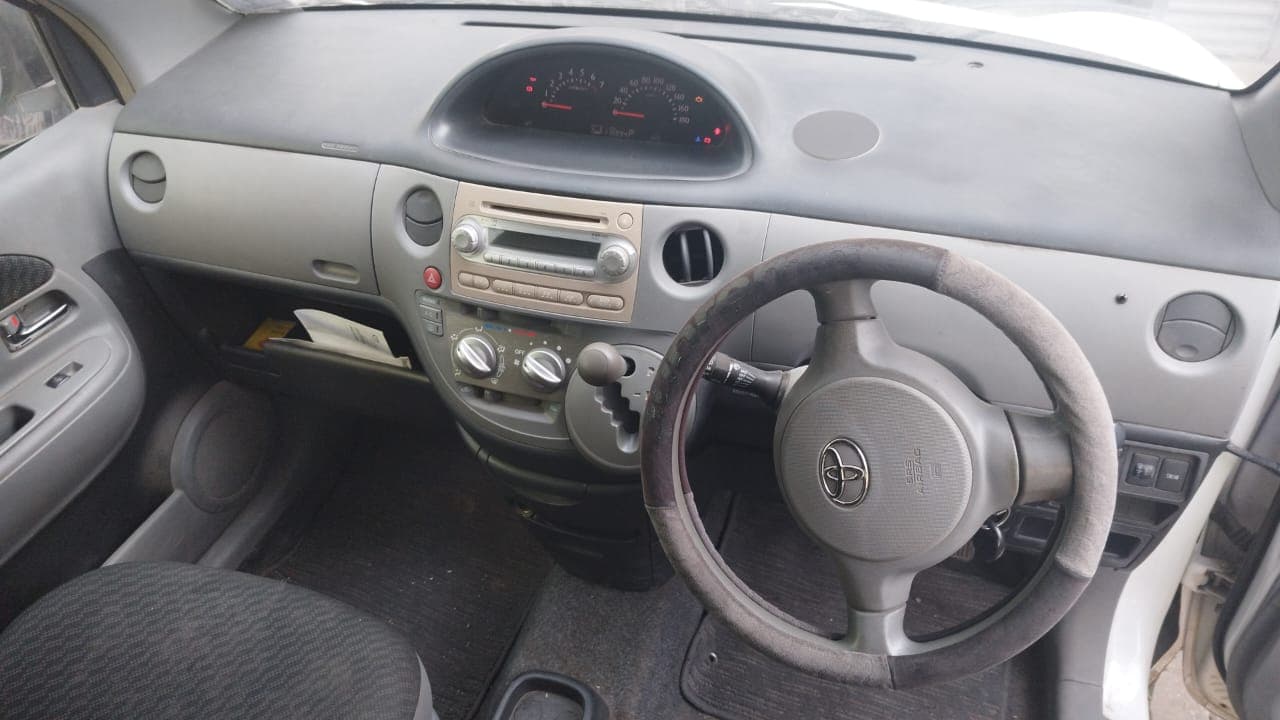 TOYOTA SIENTA — imagen 4