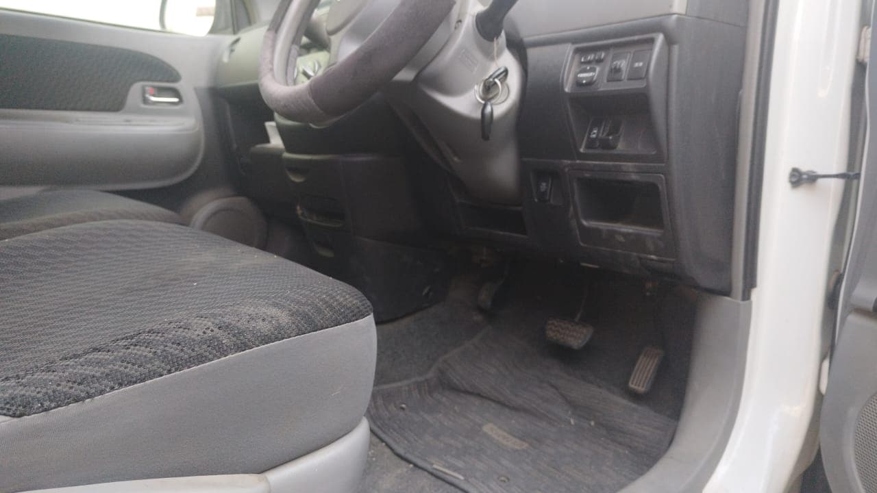 TOYOTA SIENTA — imagen 3