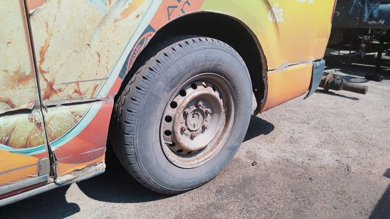 TOYOTA HIACE HIACE 5L  — imagen 5
