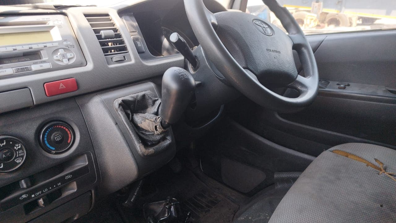 TOYOTA HIACE HIACE 5L  — imagen 9