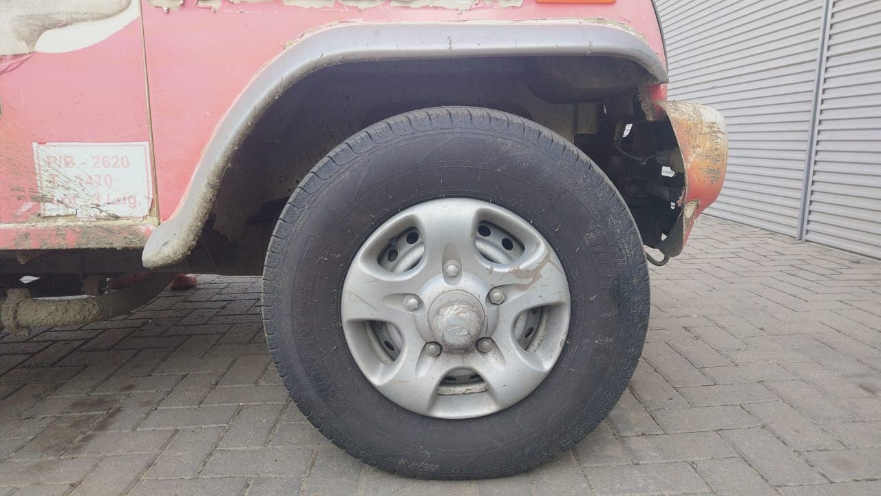 MAHINDRA BOLERO — imagem 3