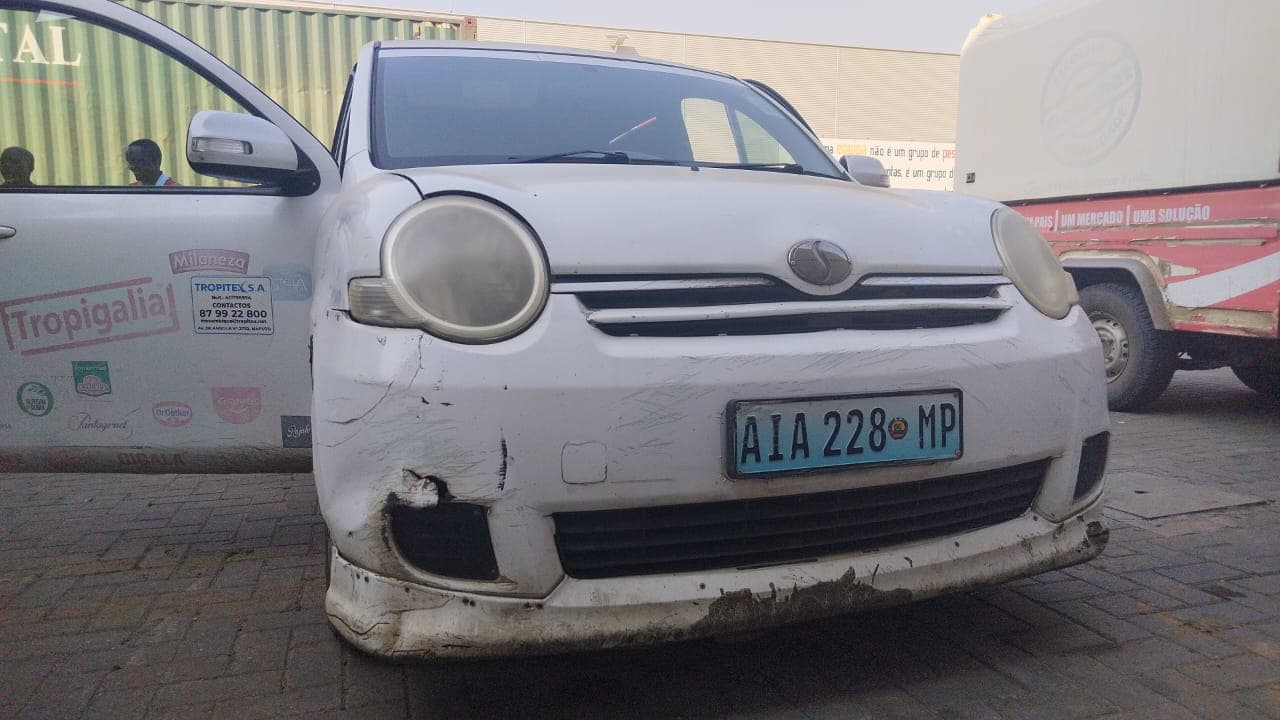 TOYOTA SIENTA — image 2