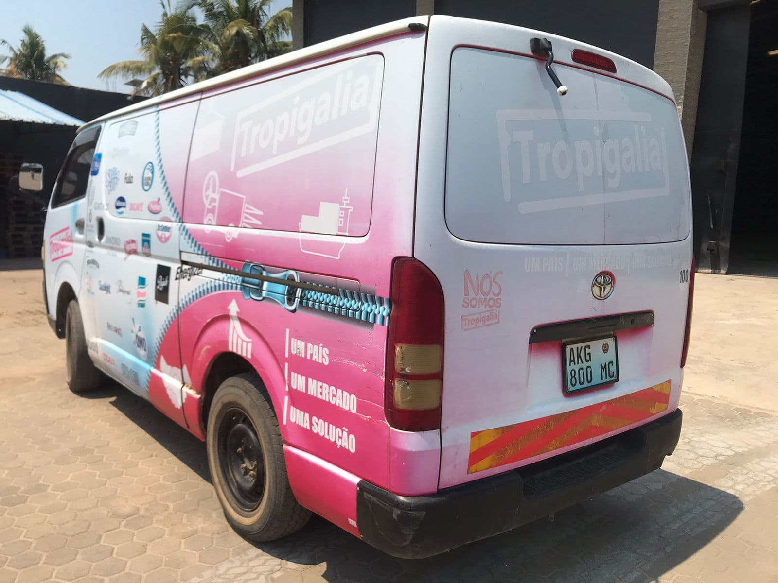TOYOTA HIACE 2KD — image 9