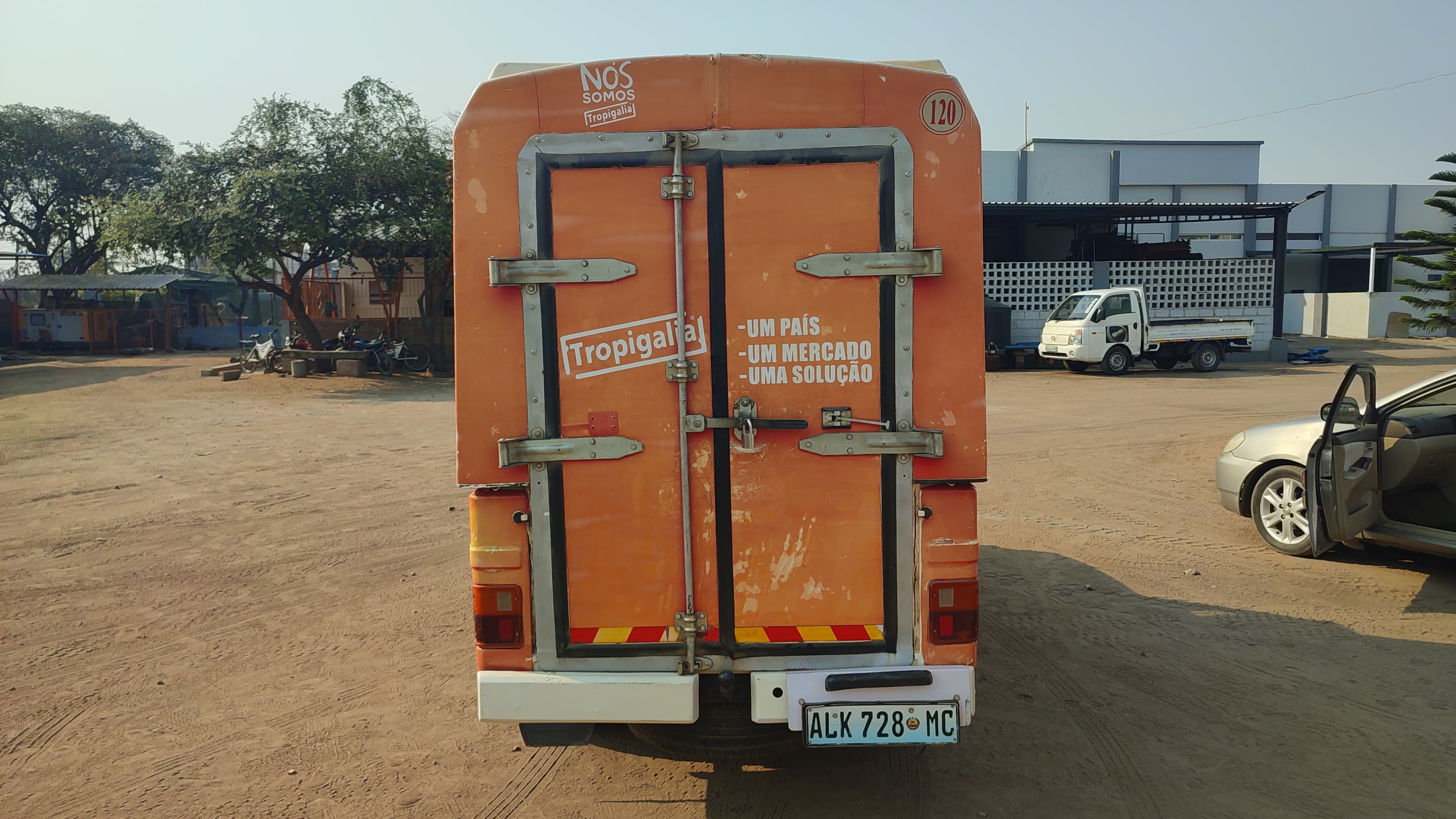 MAHINDRA BOLERO — imagem 2