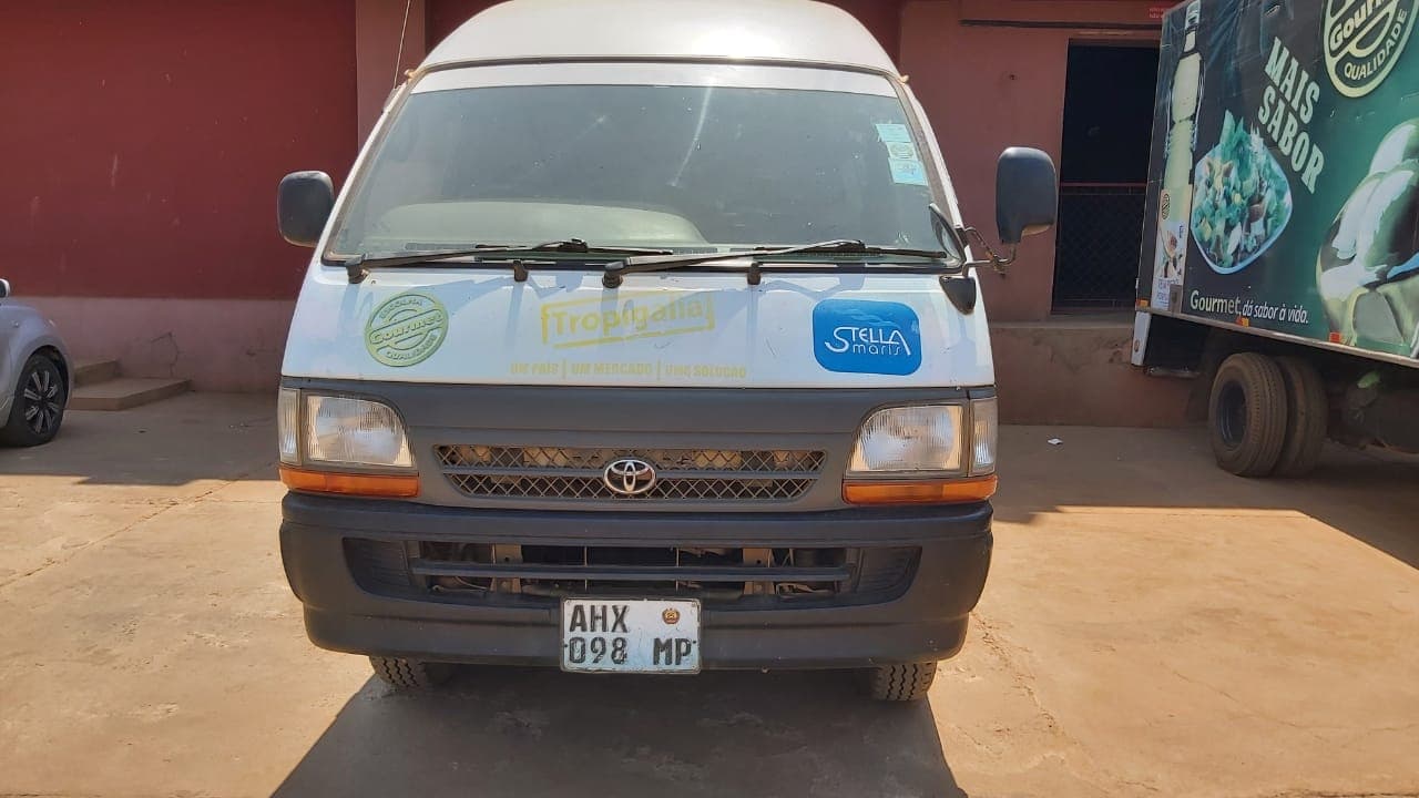 TOYOTA HIACE — imagen 1