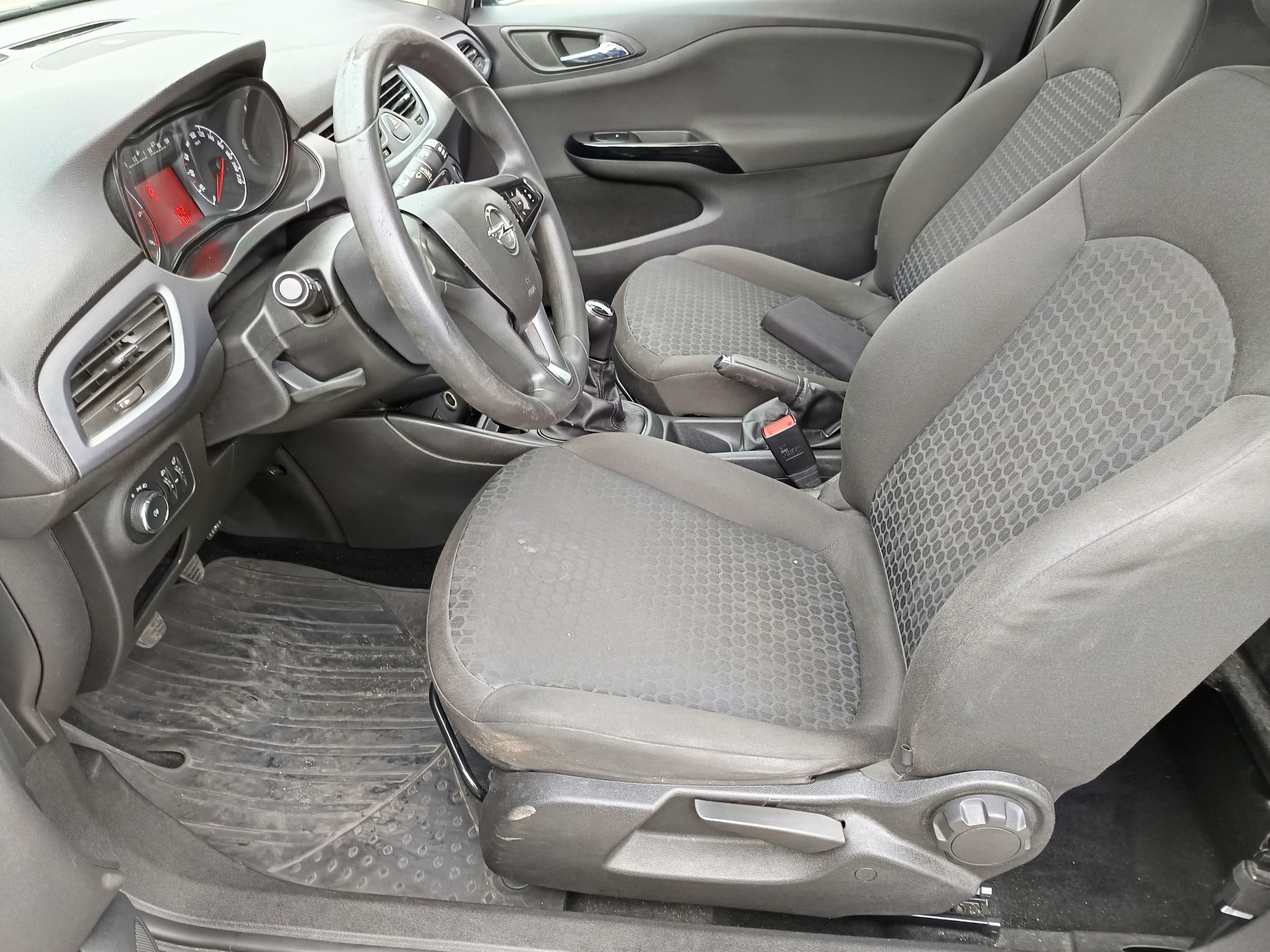 Opel Corsa · Ano 2017 — imagem 26