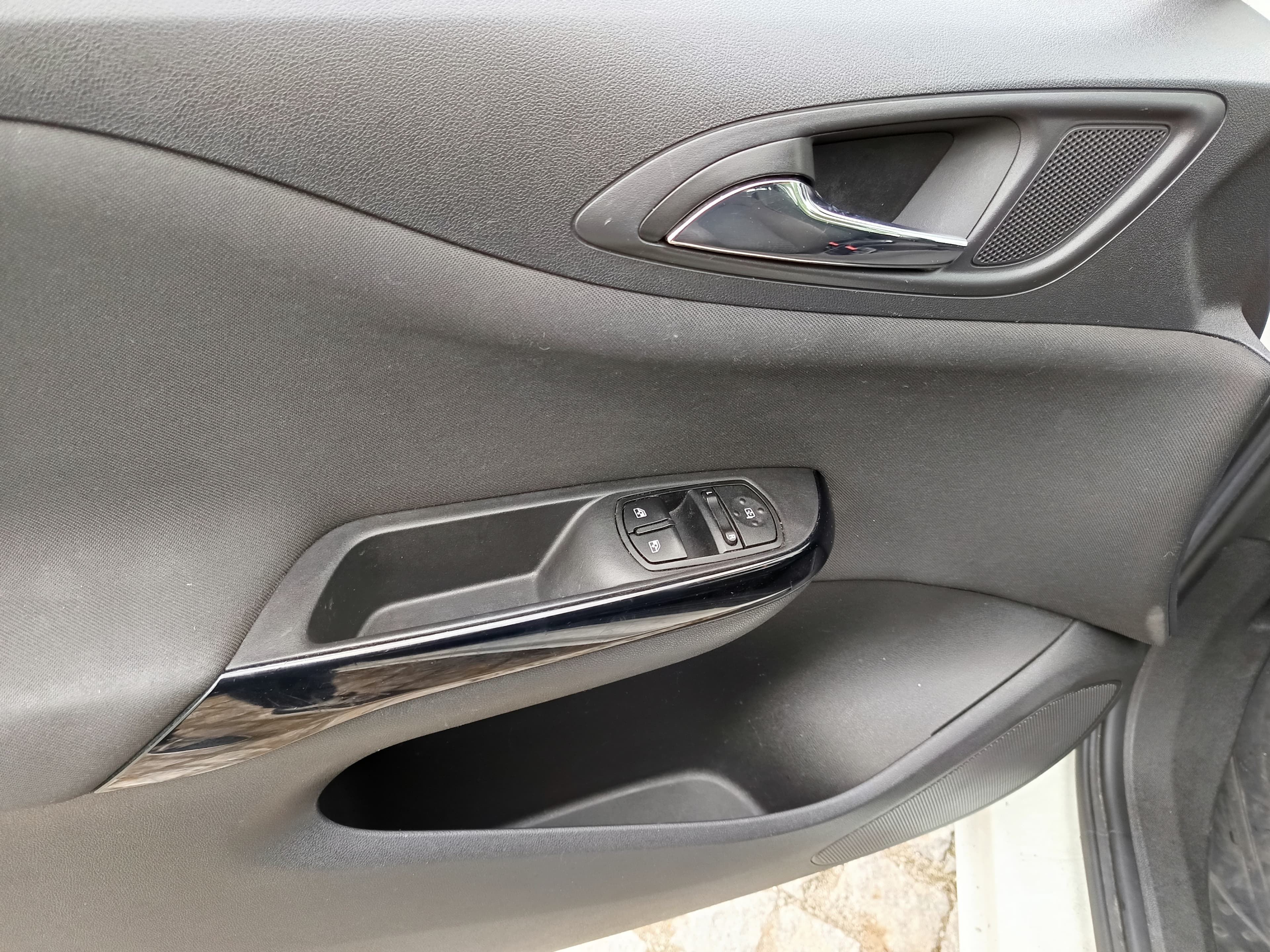 Opel Corsa · Ano 2017 — imagem 24
