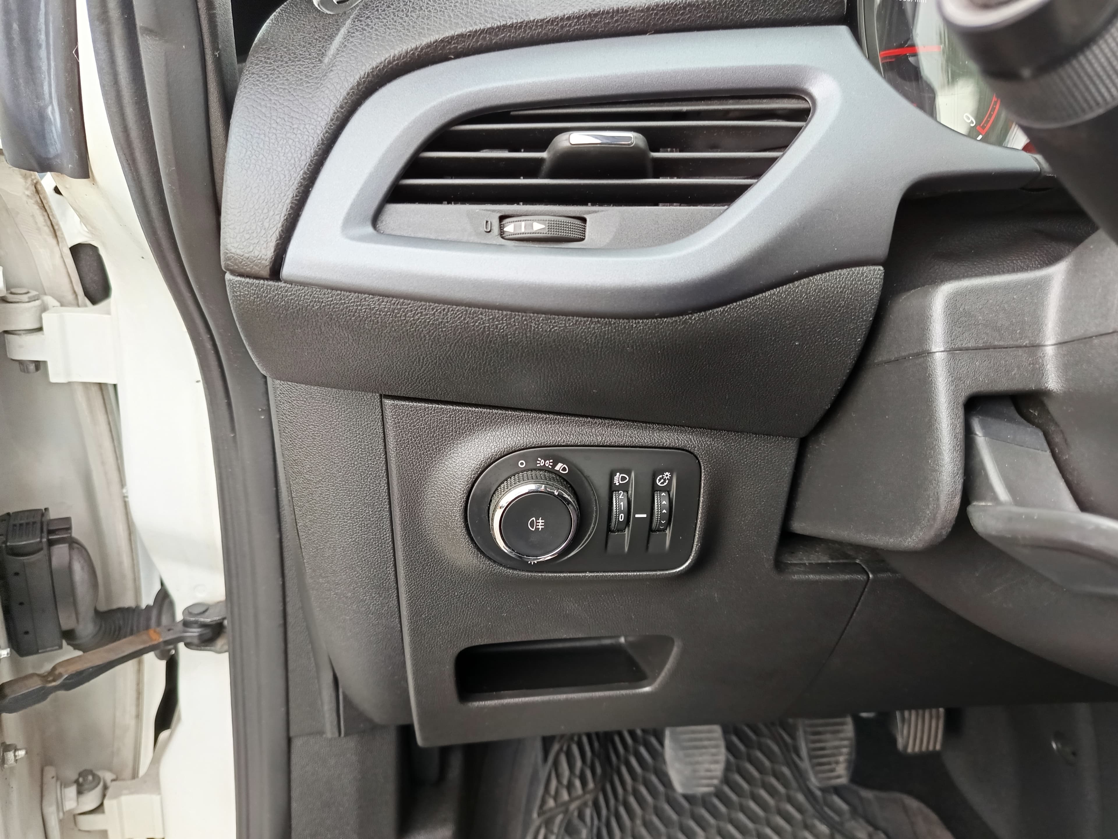 Opel Corsa · Año 2018 — imagen 36