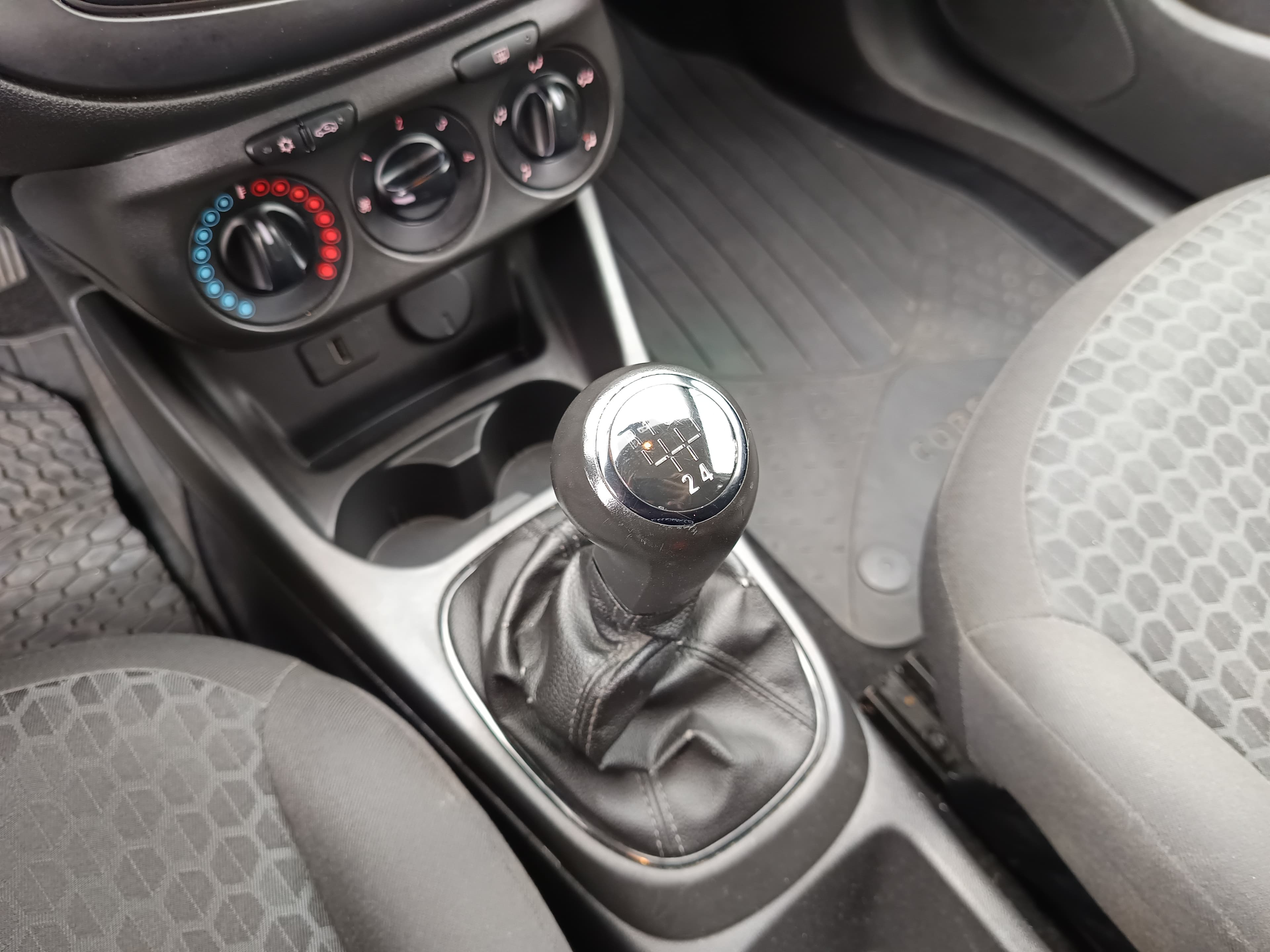 Opel Corsa · Año 2018 — imagen 31