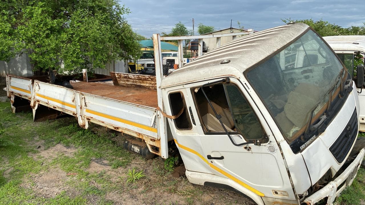 Nissan UD80 — imagen 4