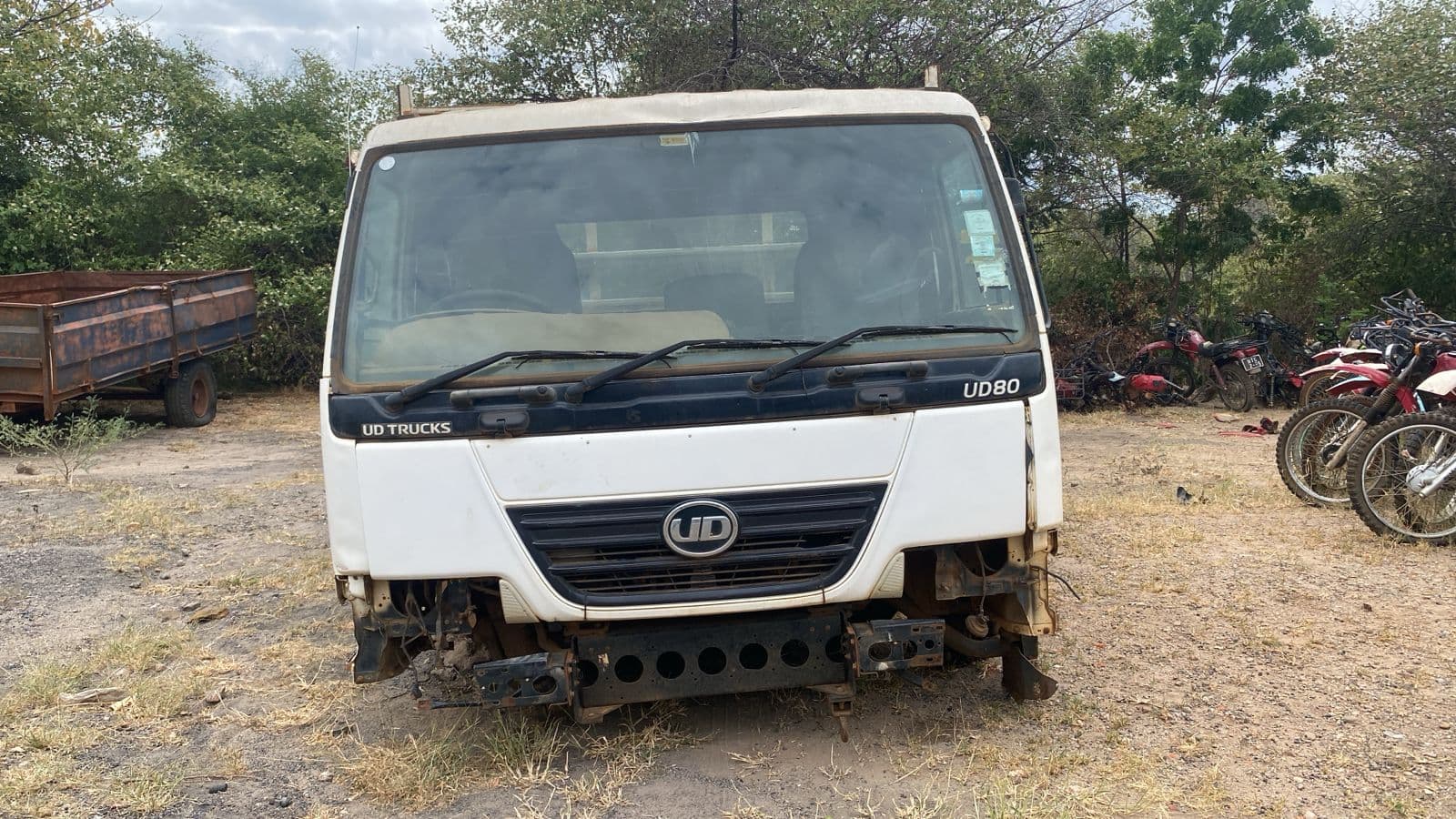 Nissan/UD80 — imagem 6