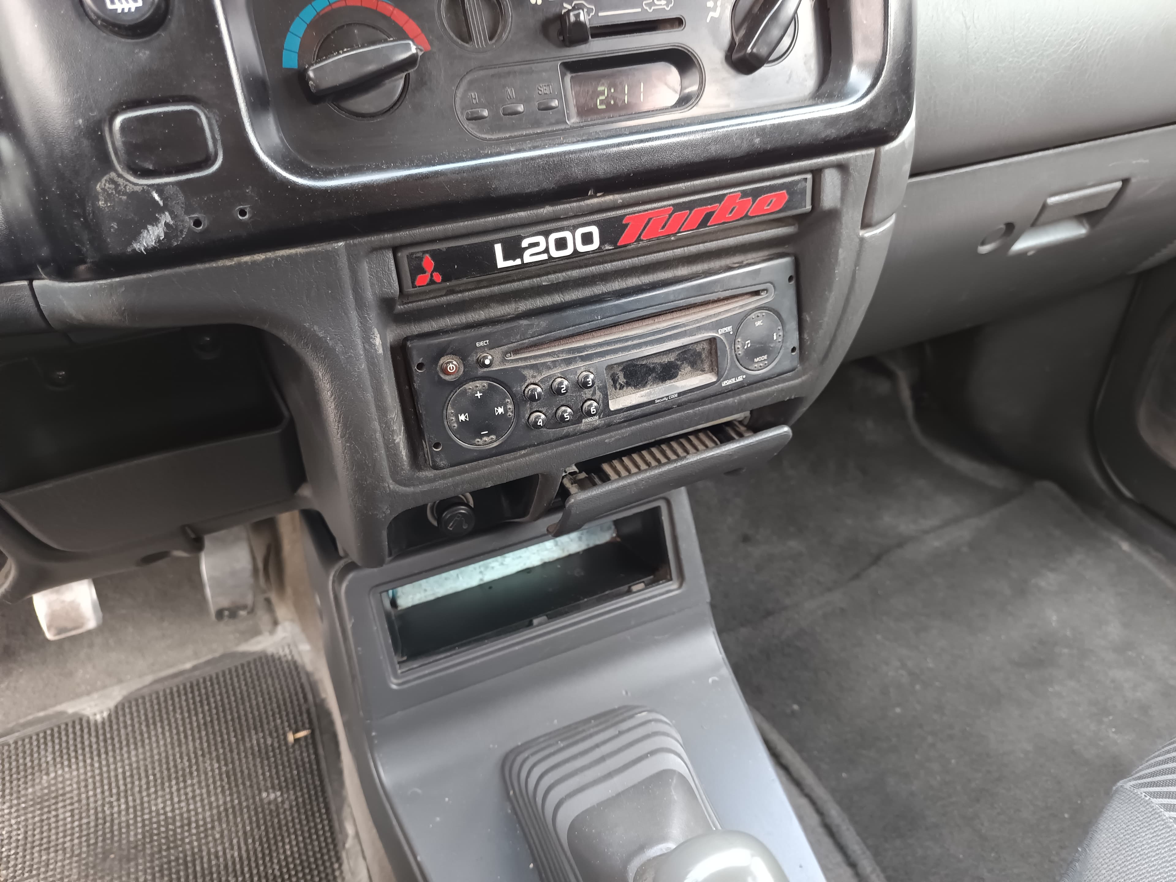 Mitsubishi L200 · Ano 2000 — imagen 39