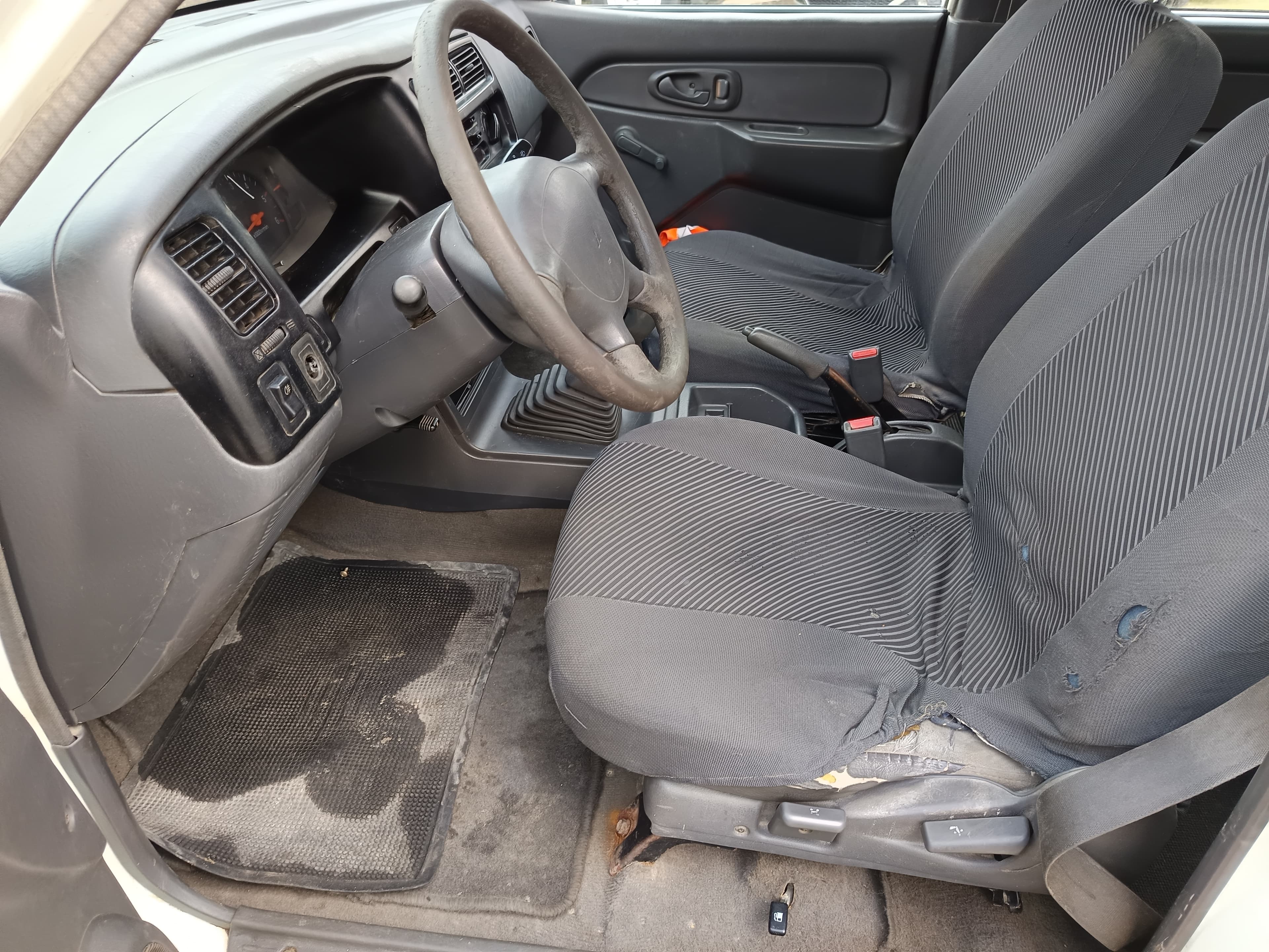 Mitsubishi L200 · Ano 2000 — imagen 33