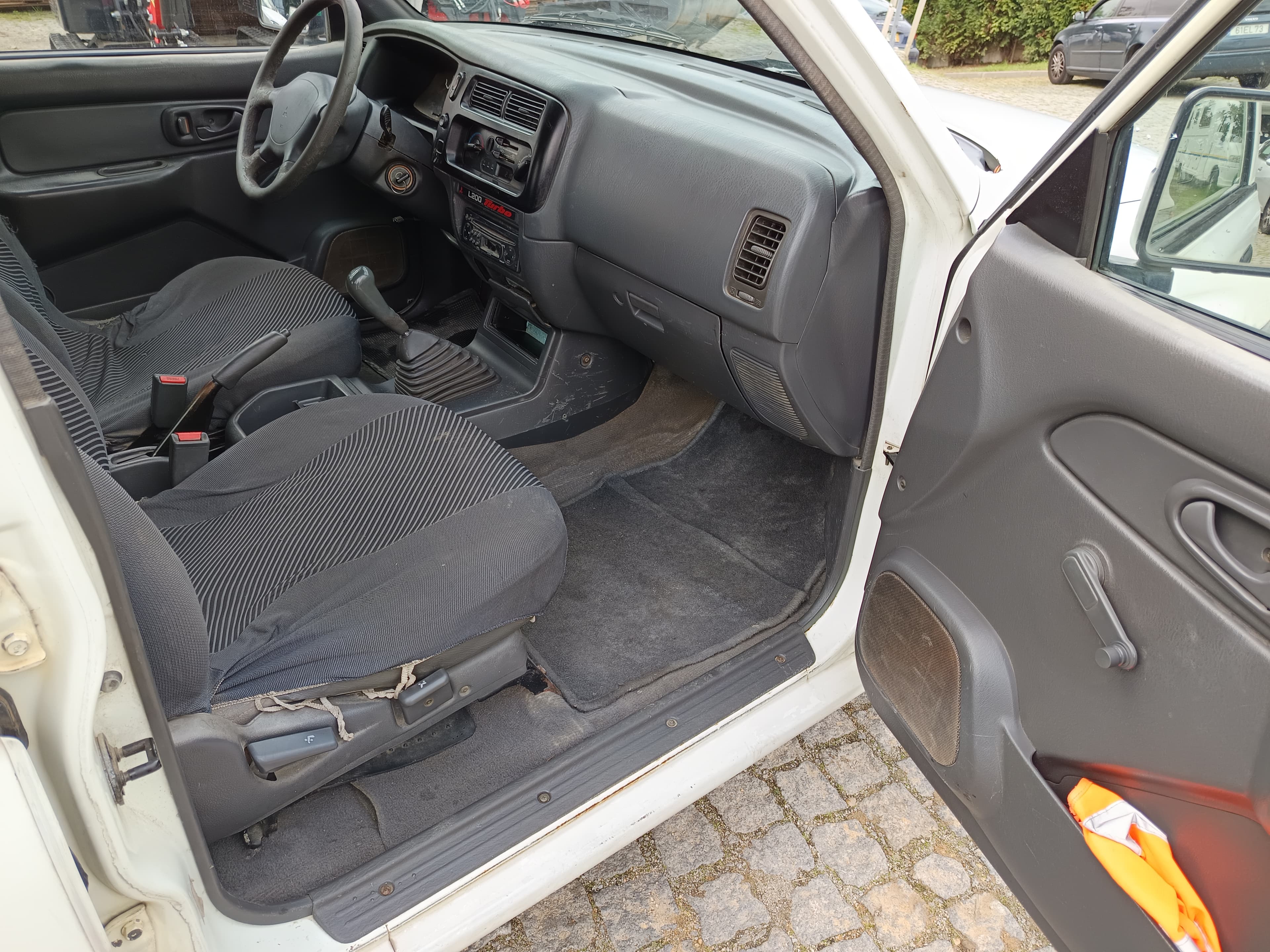 Mitsubishi L200 · Ano 2000 — imagen 24