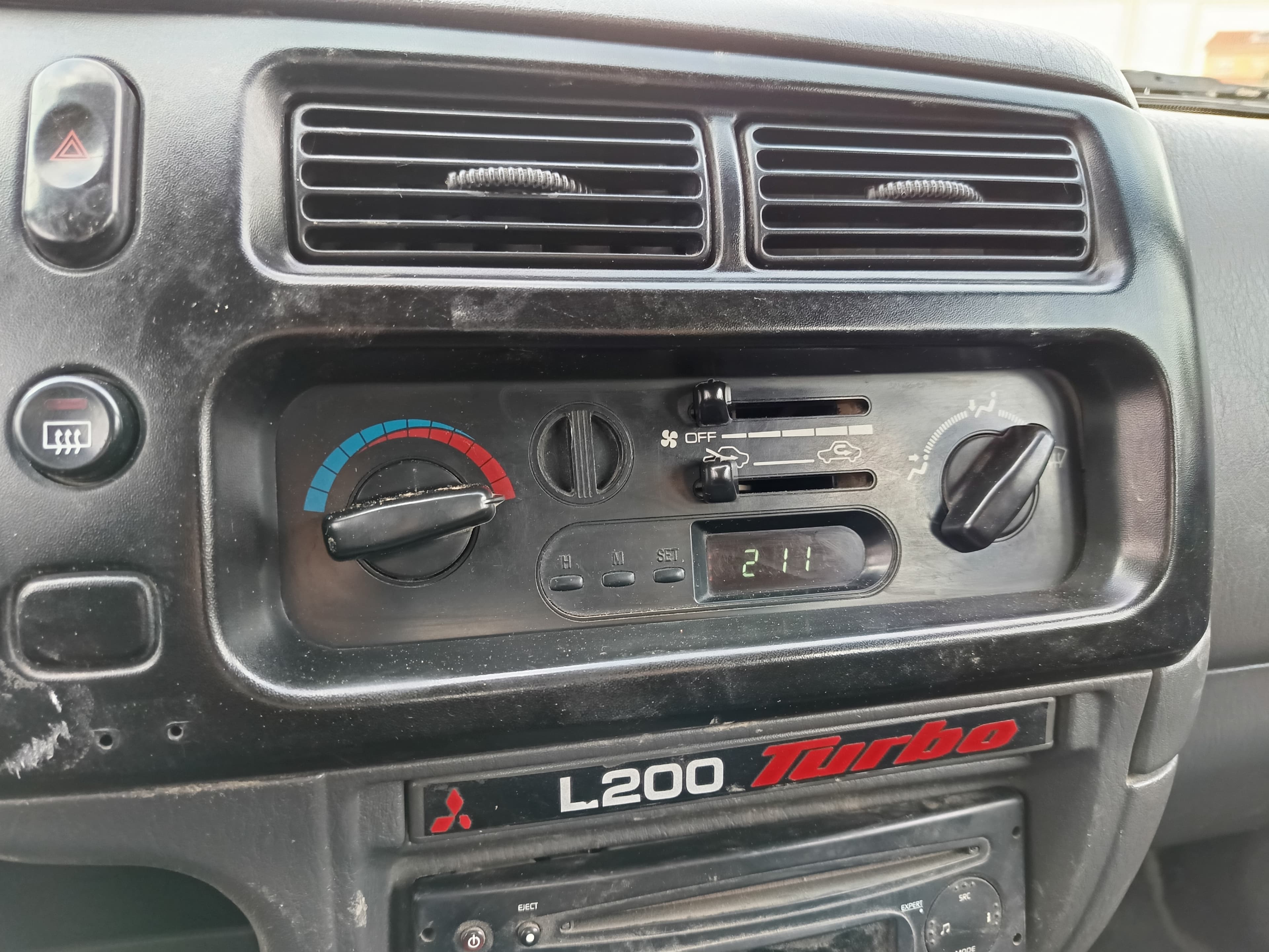 Mitsubishi L200 · Ano 2000 — imagen 37