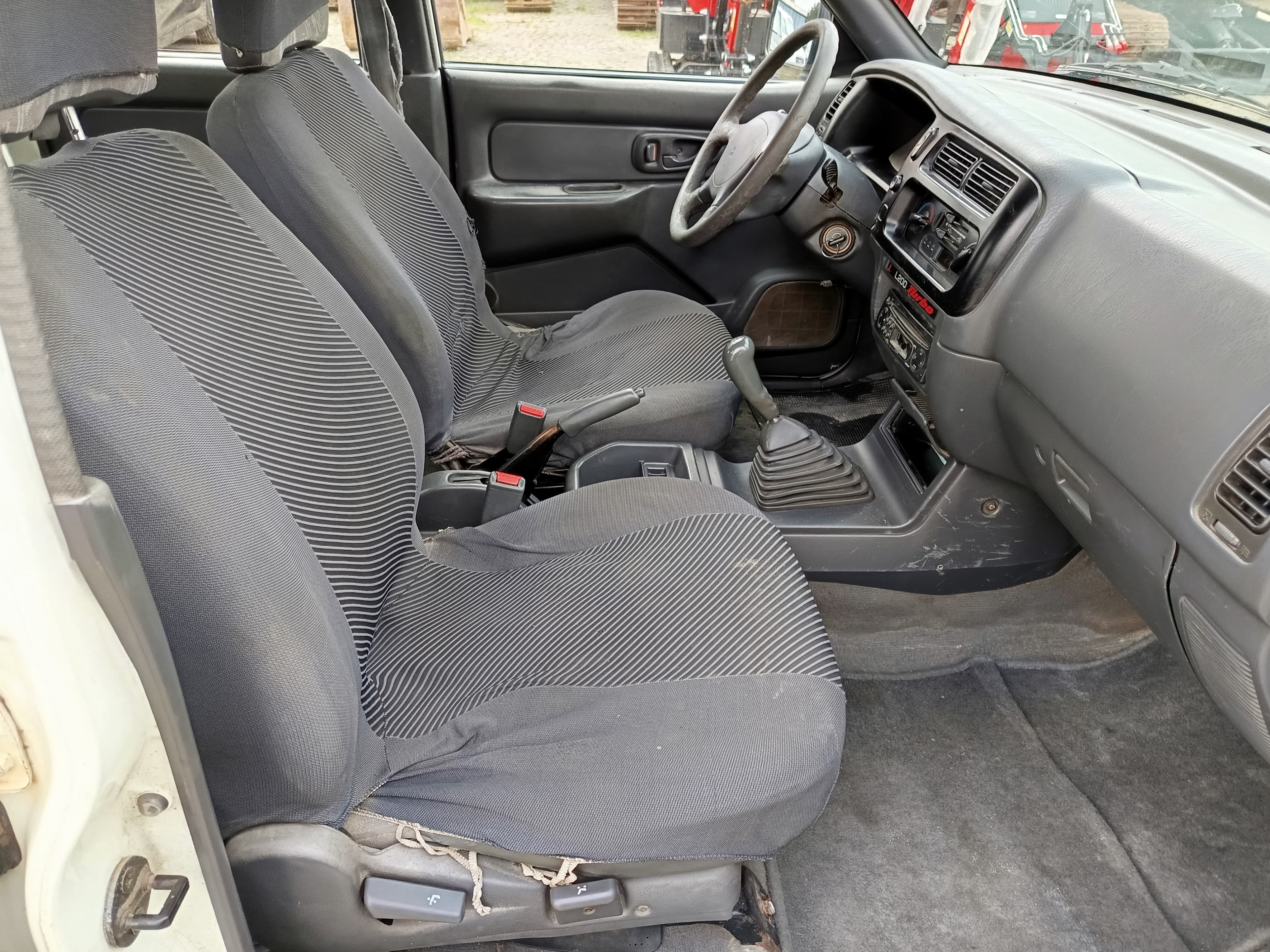 Mitsubishi L200 · Ano 2000 — imagen 26