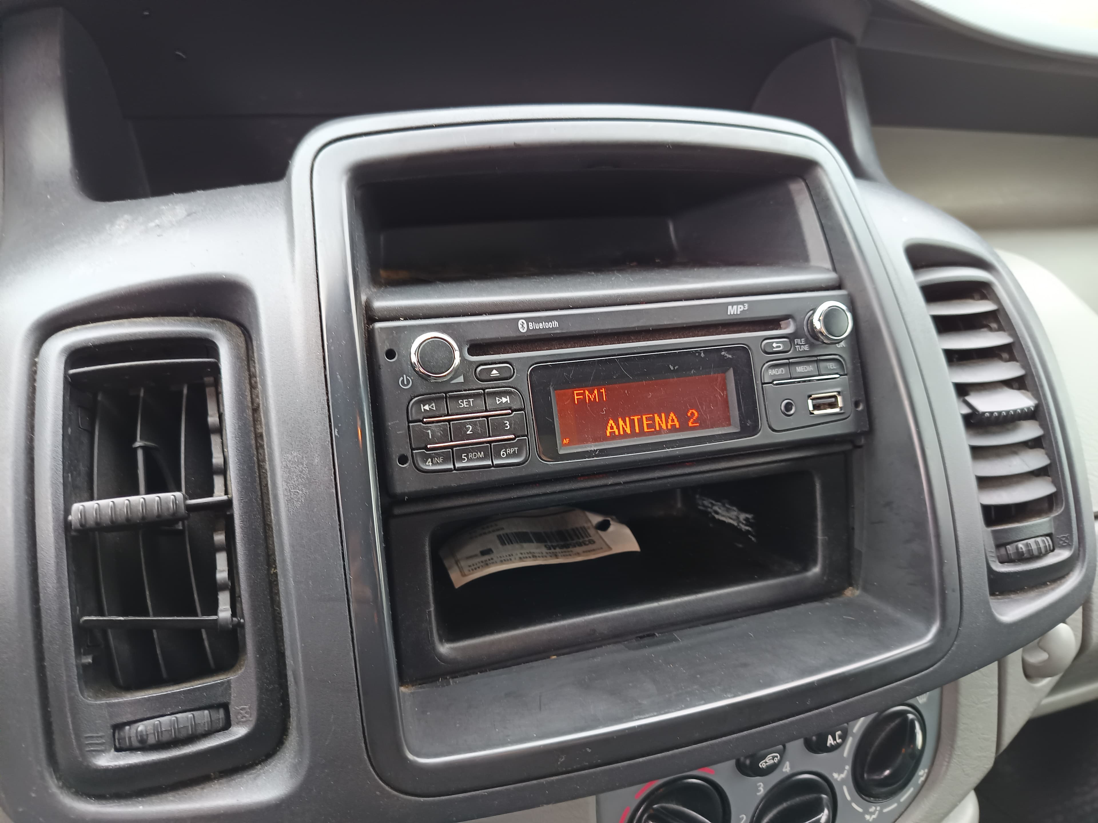 Opel Vívaro · Ano 2014 — imagen 27