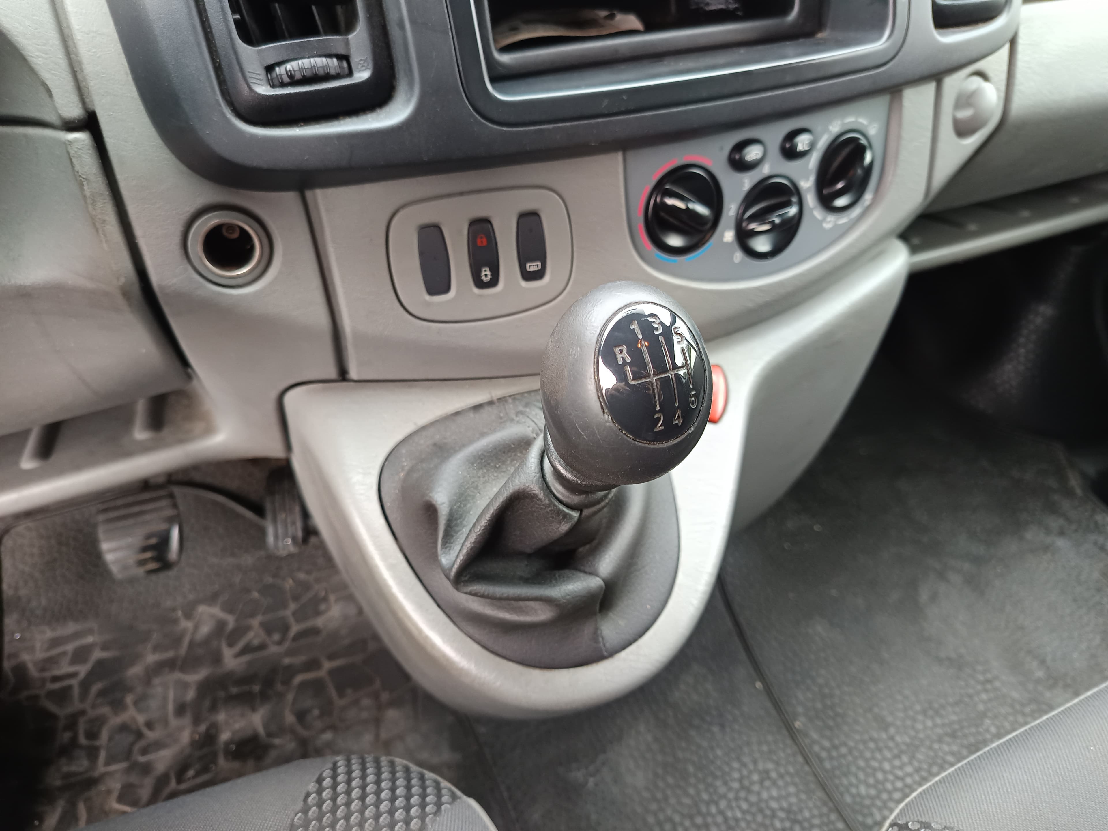 Opel Vívaro · Ano 2014 — imagen 29